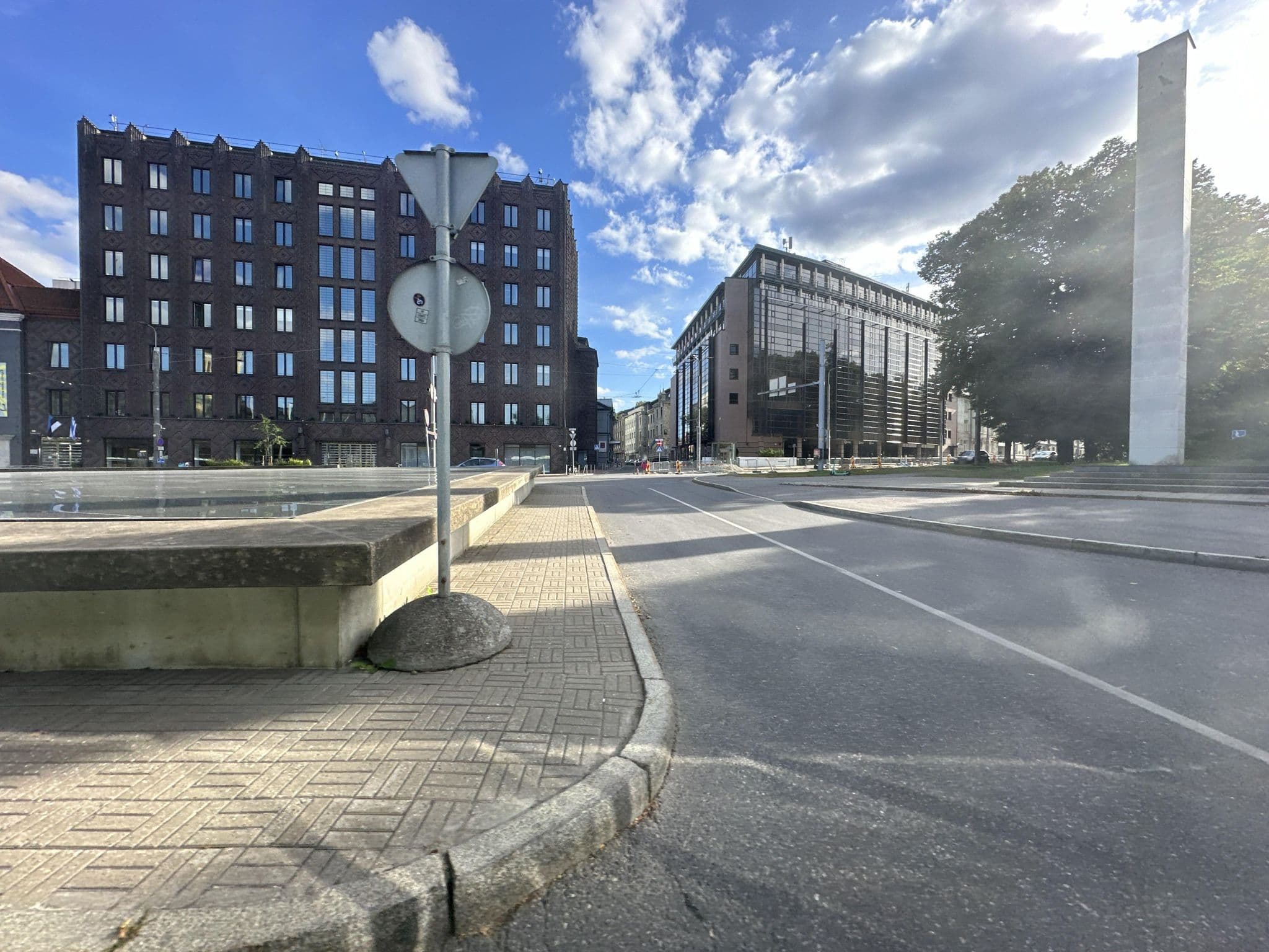 Street view near Astoria Palace, Tallinn — © quickness805 (CC BY-SA · Mapillary)