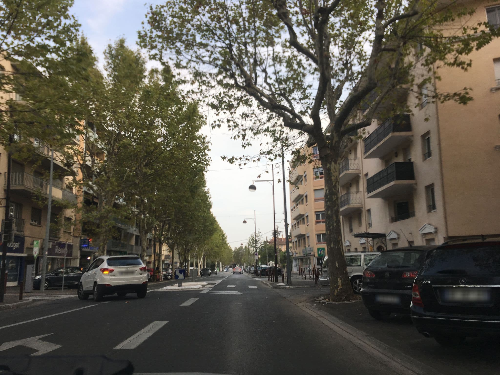 Street view near Le Victoria, Draguignan — © phjarry (CC BY-SA · Mapillary)
