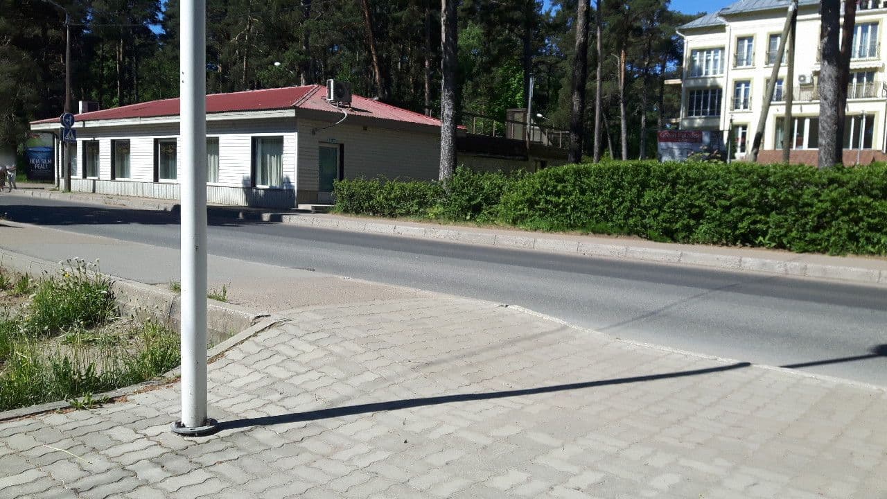 Street view near Hotel & Restaurant YES, Narva-Jõesuu — © changchun1 (CC BY-SA · Mapillary)