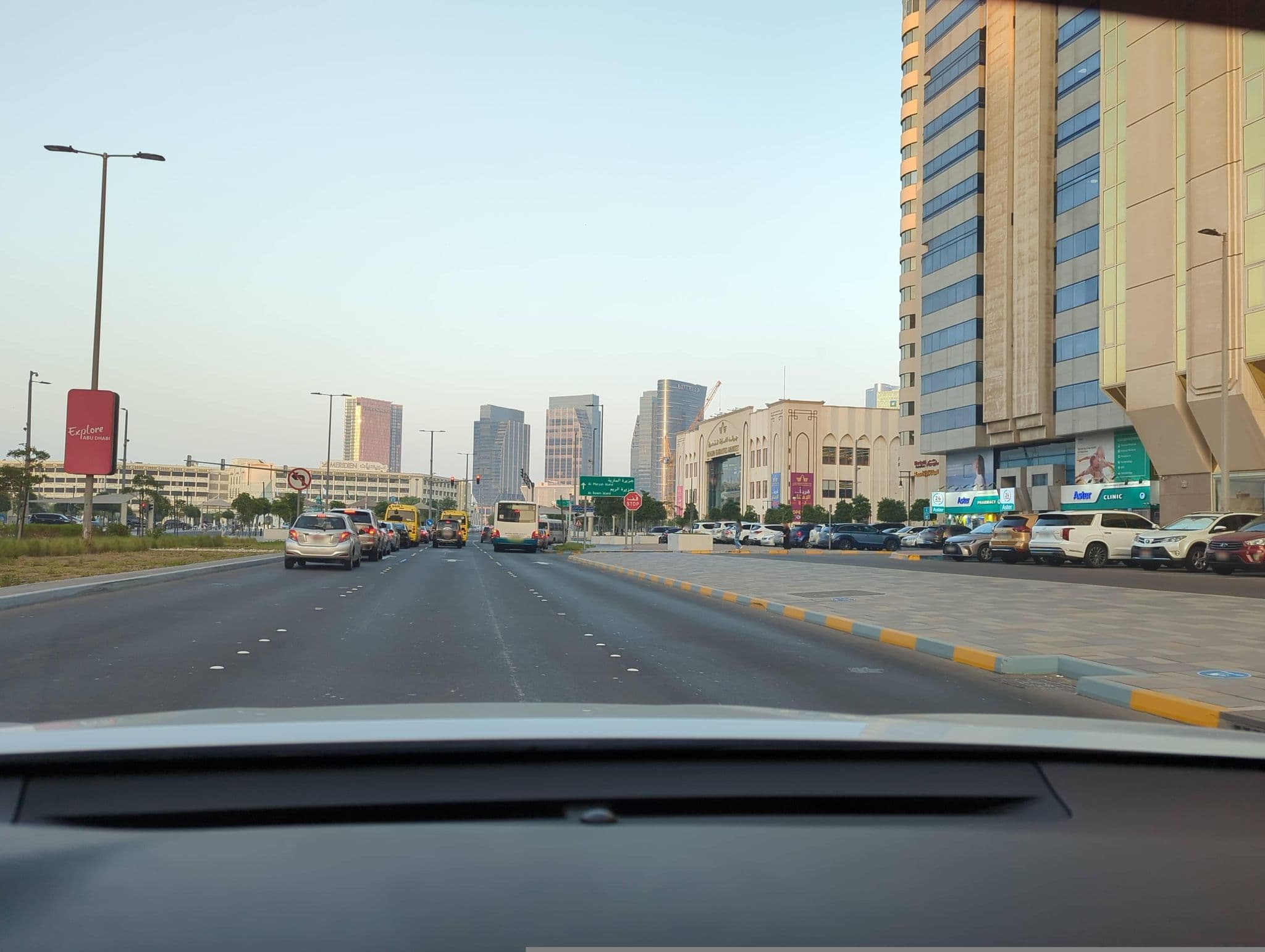 Street view near Al Manzel Hotel Apartments, Abu Dhabi — © Majid_Waze (CC BY-SA · Mapillary)