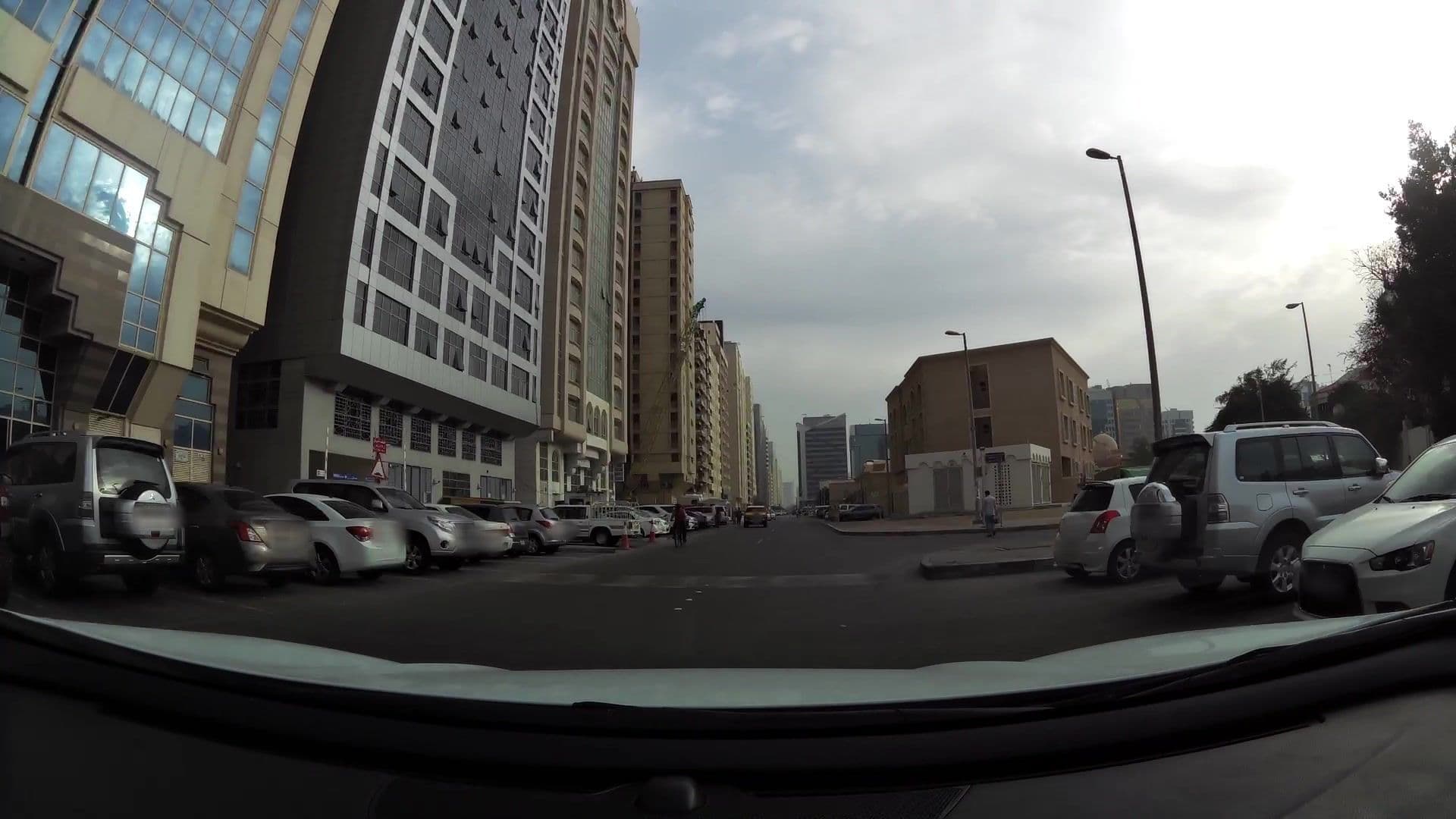 Street view near Jumeirah Etihad Tower, Abu Dhabi — © kaartcam (CC BY-SA · Mapillary)
