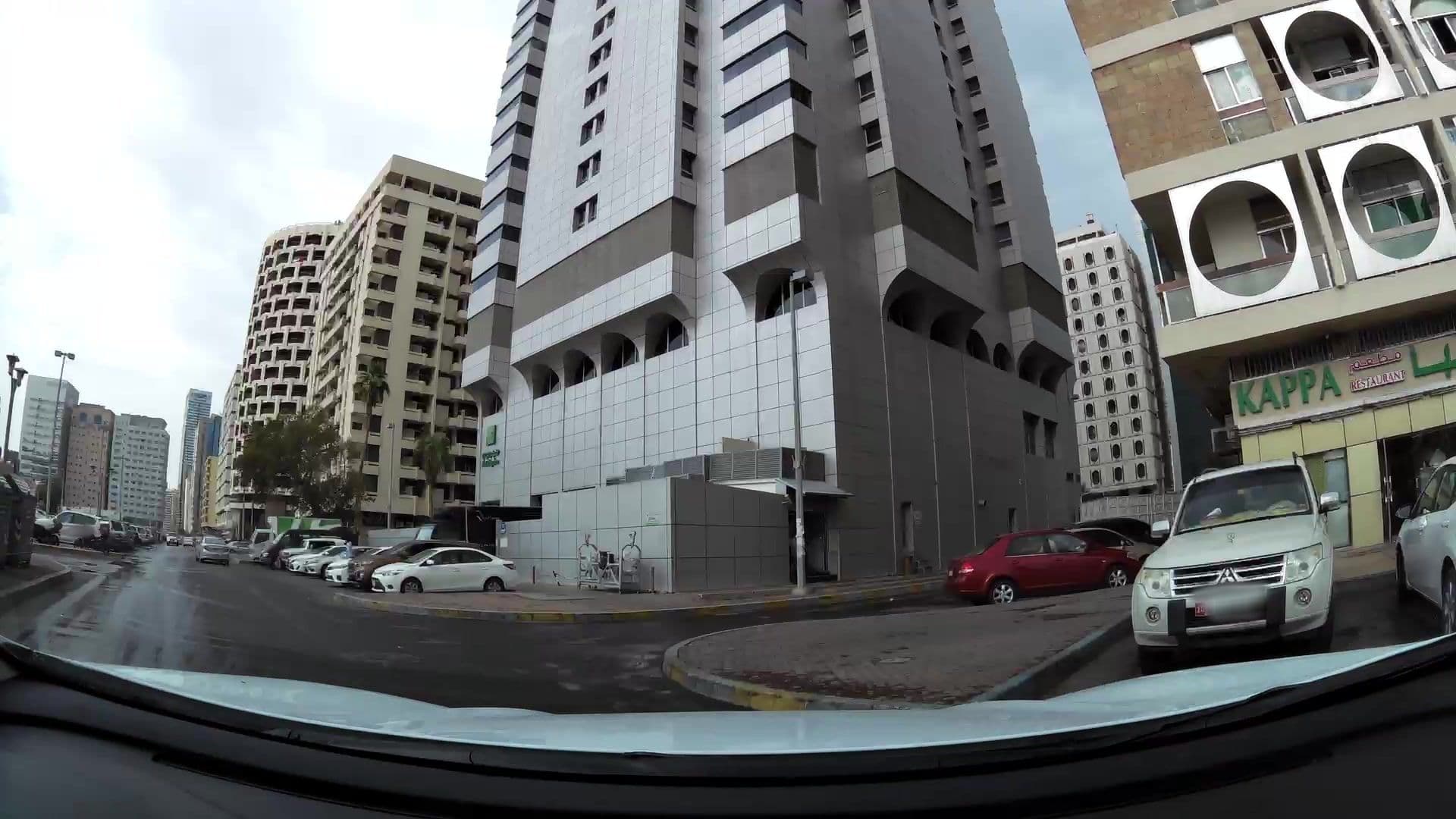 Street view near Pool Holiday Inn, Abu Dhabi — © kaartcam (CC BY-SA · Mapillary)