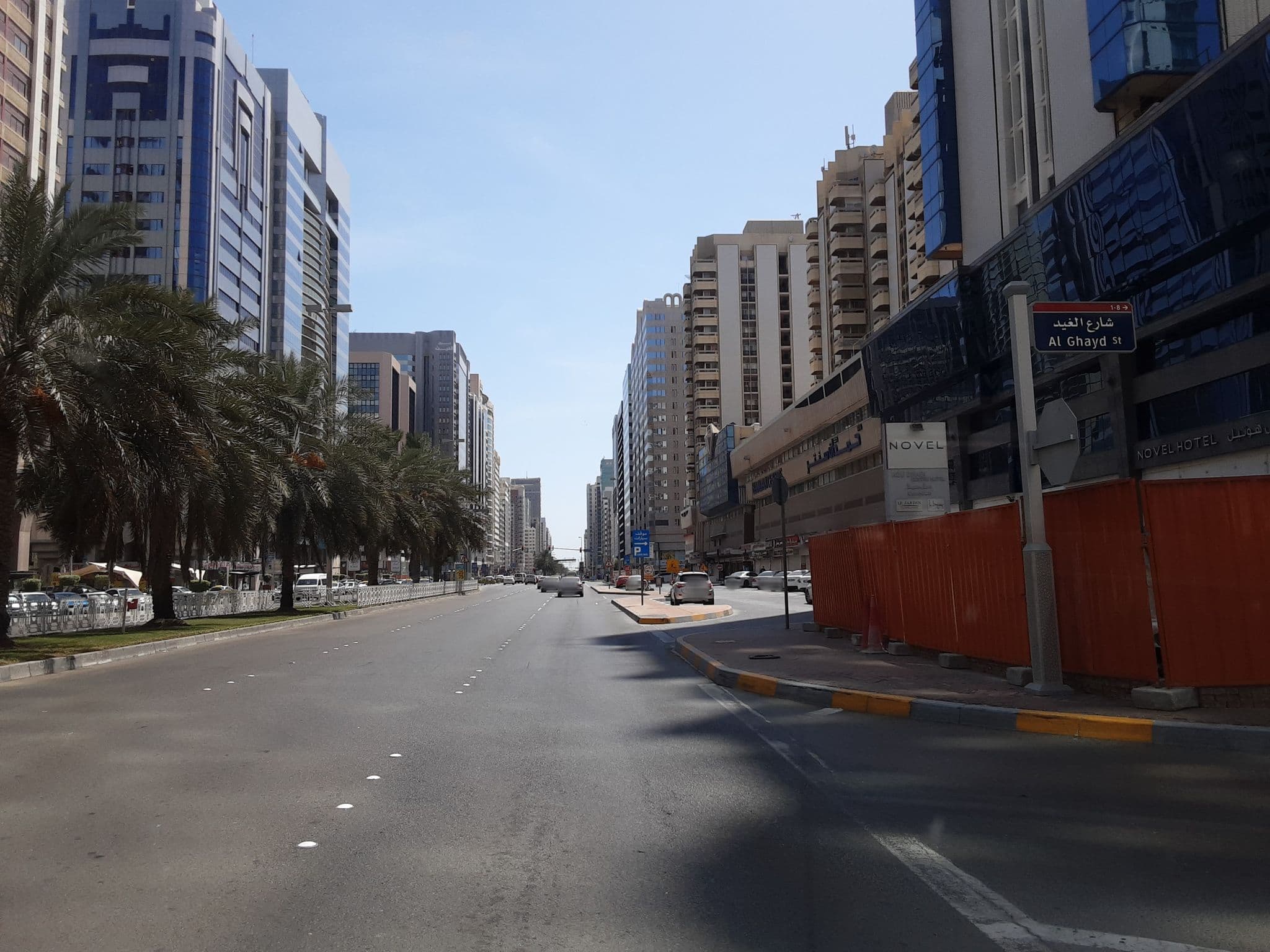 Street view near Novotel Centre Hotel Abu Dhabi, Abu Dhabi — © mkarau (CC BY-SA · Mapillary)