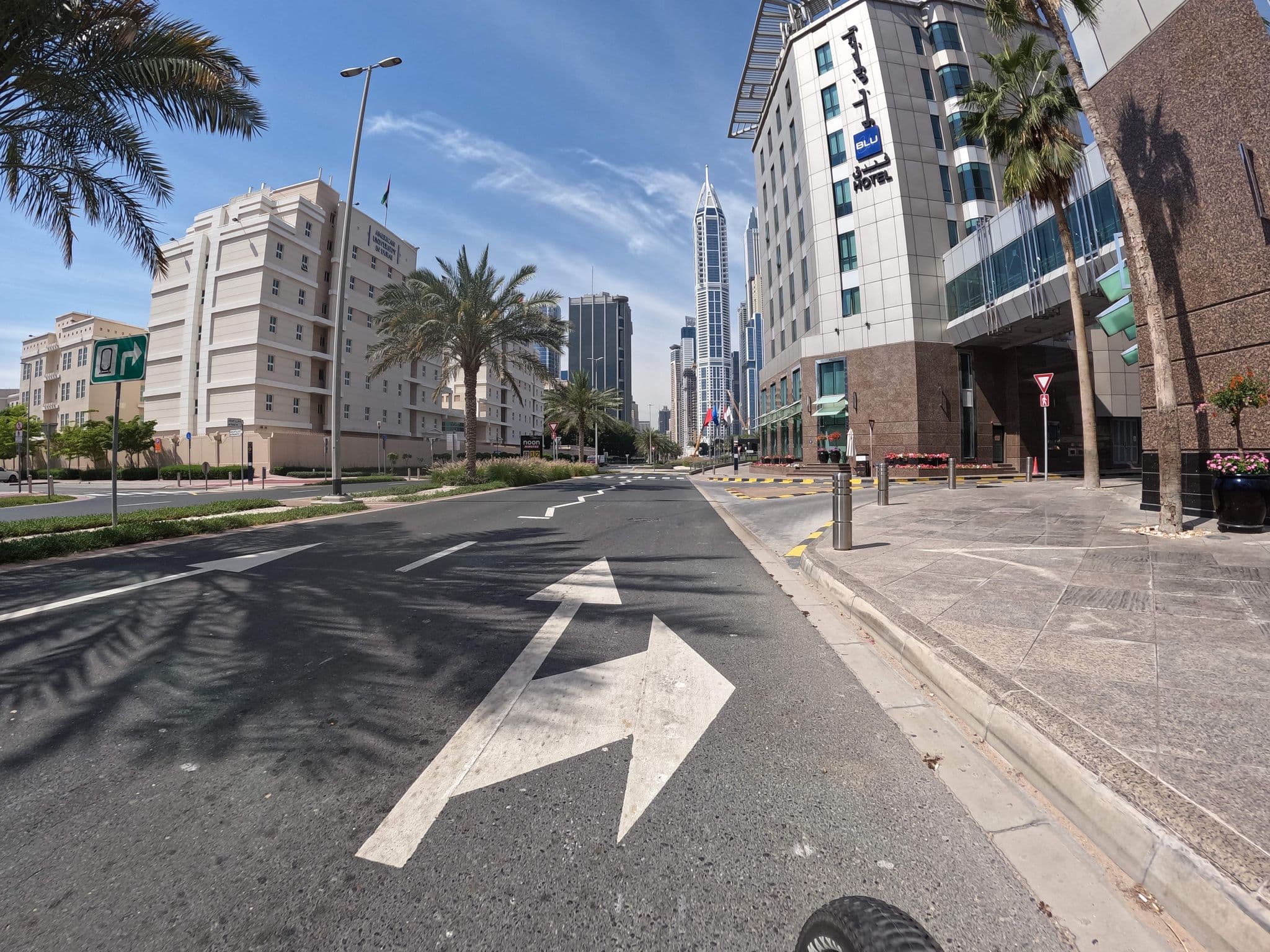 Street view near Business Class Lounge Radisson Blu, Dubai Internet City — © countzero5 (CC BY-SA · Mapillary)
