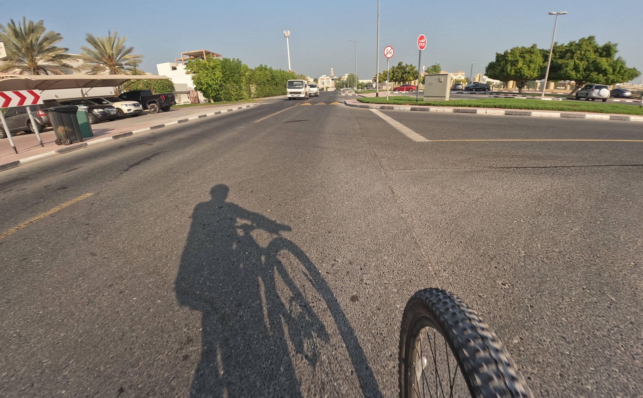 Street view near فلل سرايا زعبيل, Umm Suqaym — © countzero5 (CC BY-SA · Mapillary)
