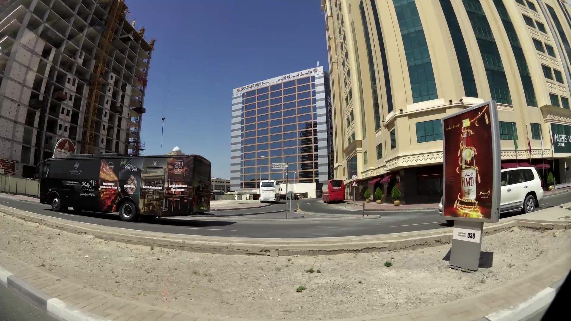 Street view near Auris Plaza Hotel, Al Sufouh — © kaartcam (CC BY-SA · Mapillary)