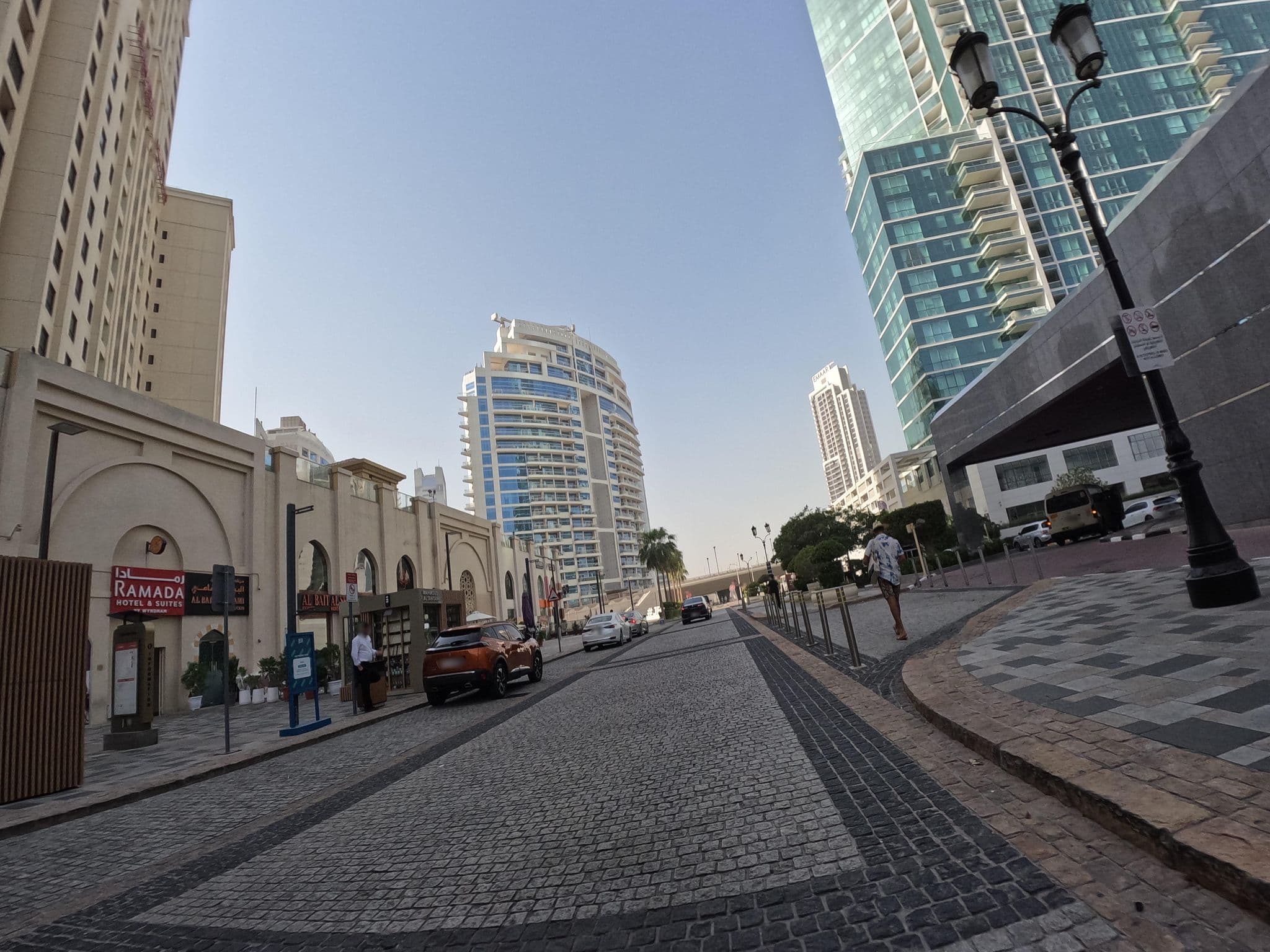 Street view near الفندق الي ما به شطاف, Dubai Marina — © countzero5 (CC BY-SA · Mapillary)