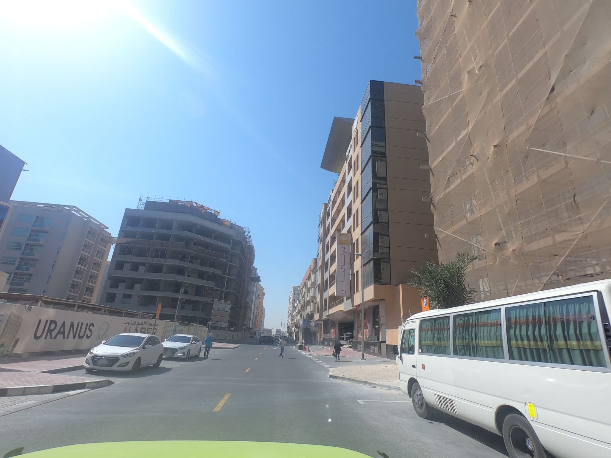 Street view near Hotel Pool, Al Sufouh — © countzero5 (CC BY-SA · Mapillary)