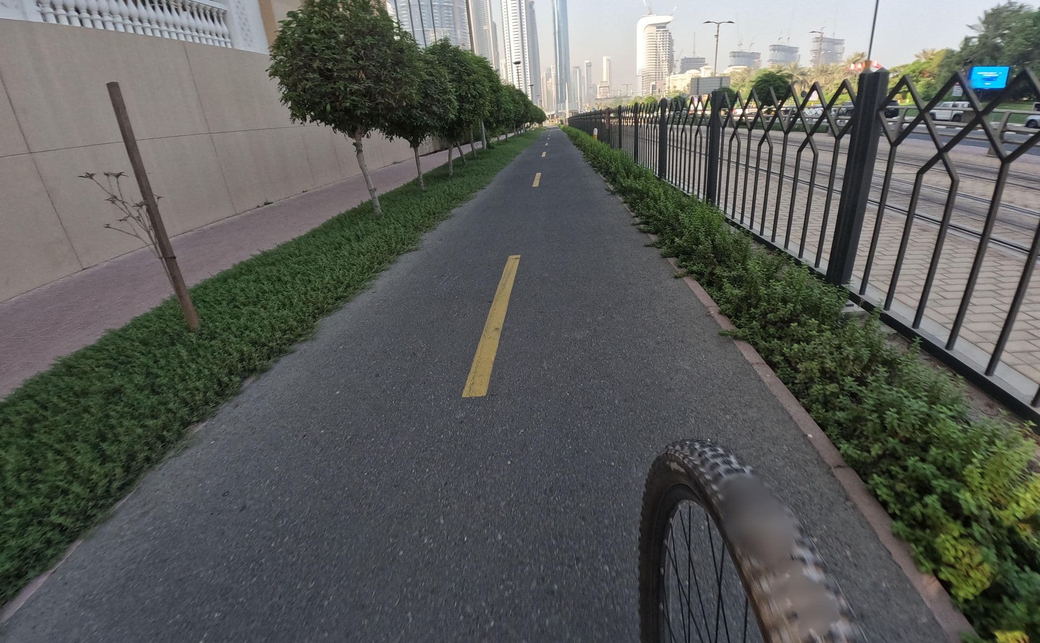 Street view near Arjaan by Rotana – Dubai Media City, Dubai Internet City — © countzero5 (CC BY-SA · Mapillary)