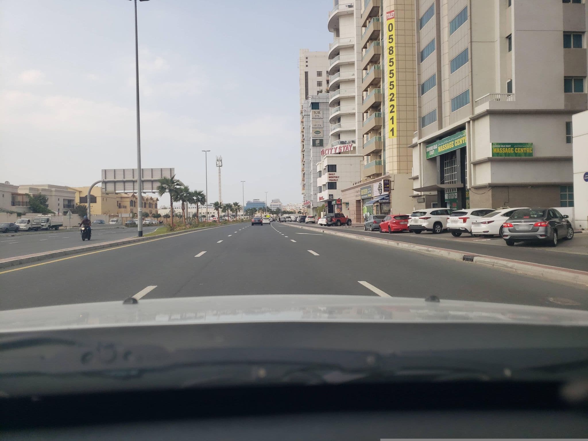 Street view near Montreal Hotel, Al Sufouh — © mapfool (CC BY-SA · Mapillary)