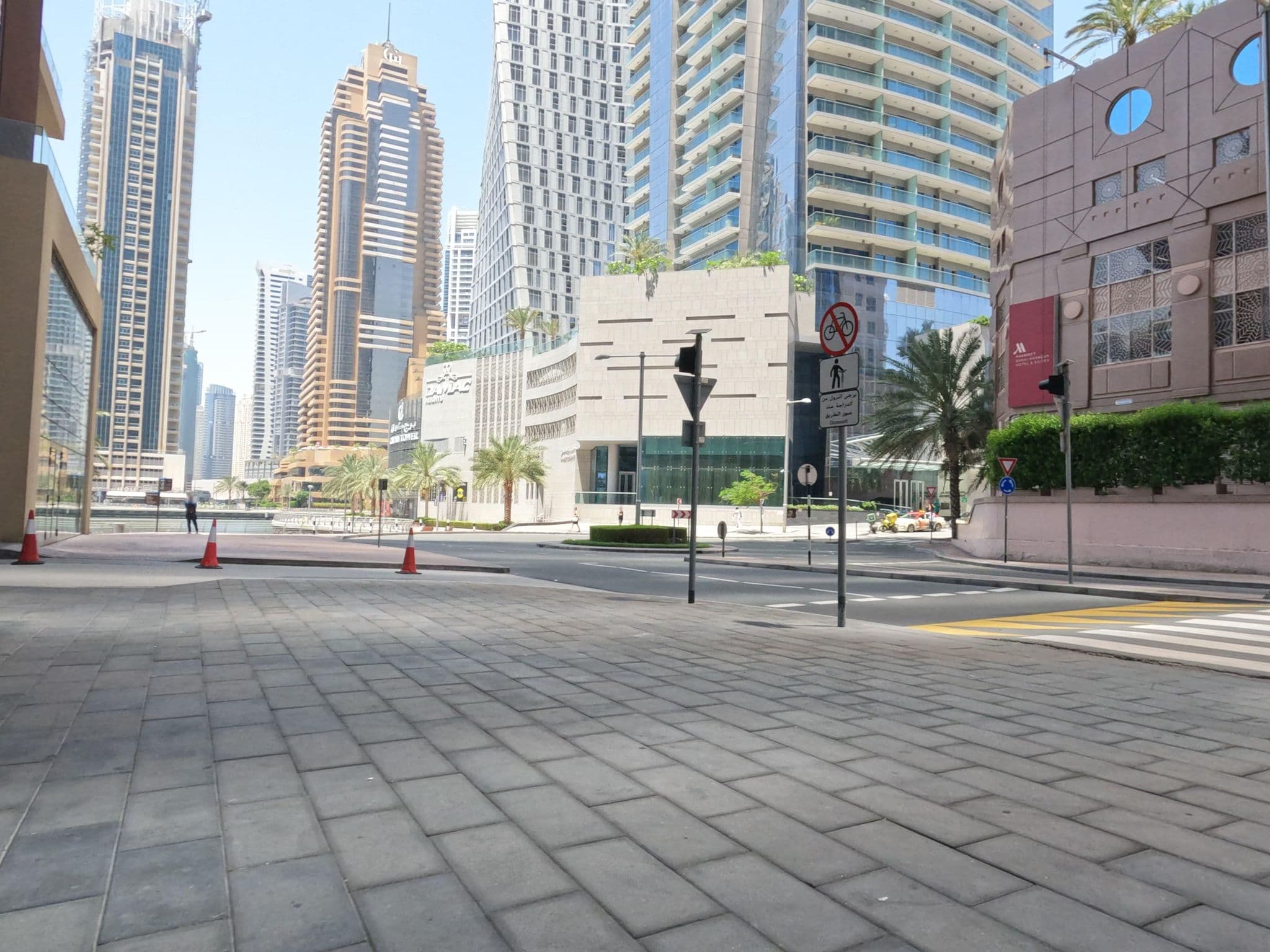 Street view near The Residences, Dubai Marina — © countzero5 (CC BY-SA · Mapillary)