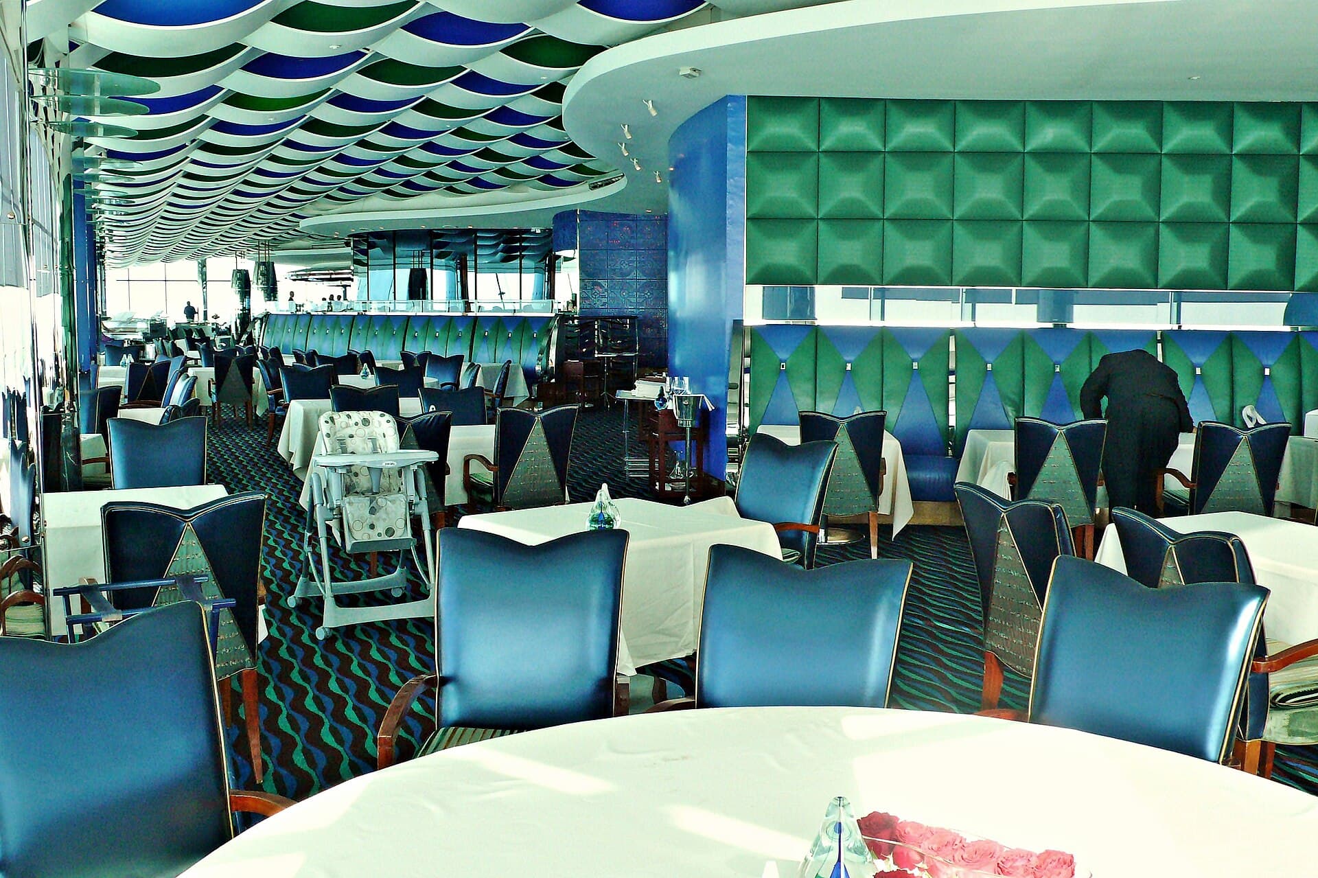 Burj Al Arab (via Wikimedia Commons, CC BY-SA 3.0)