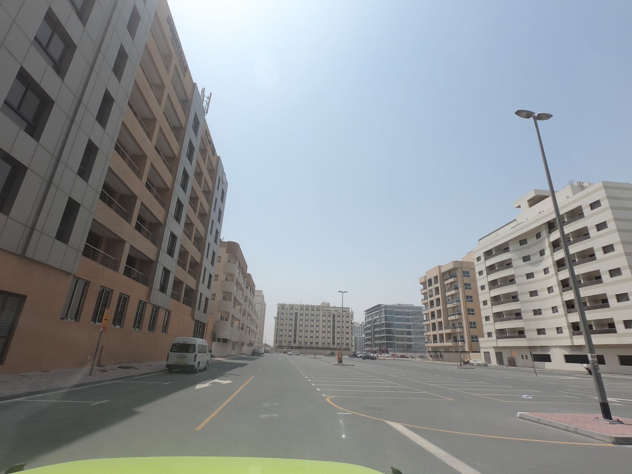 Street view near فندق دوناتيلو, Al Sufouh — © countzero5 (CC BY-SA · Mapillary)