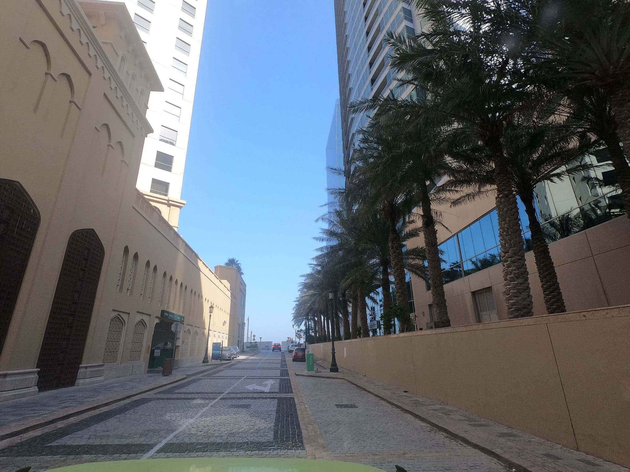 Street view near Jumeirah Beach Residence - Sadaf, Dubai Marina — © countzero5 (CC BY-SA · Mapillary)