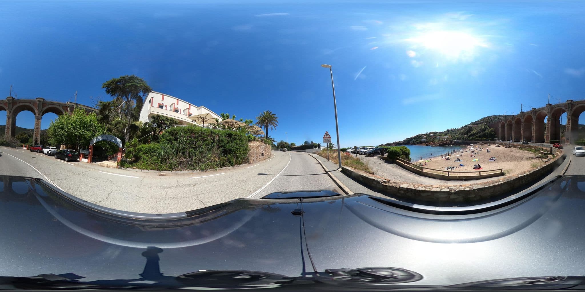 Street view near Les Flots Bleus, Théoule-sur-Mer — © eric_s (CC BY-SA · Mapillary)