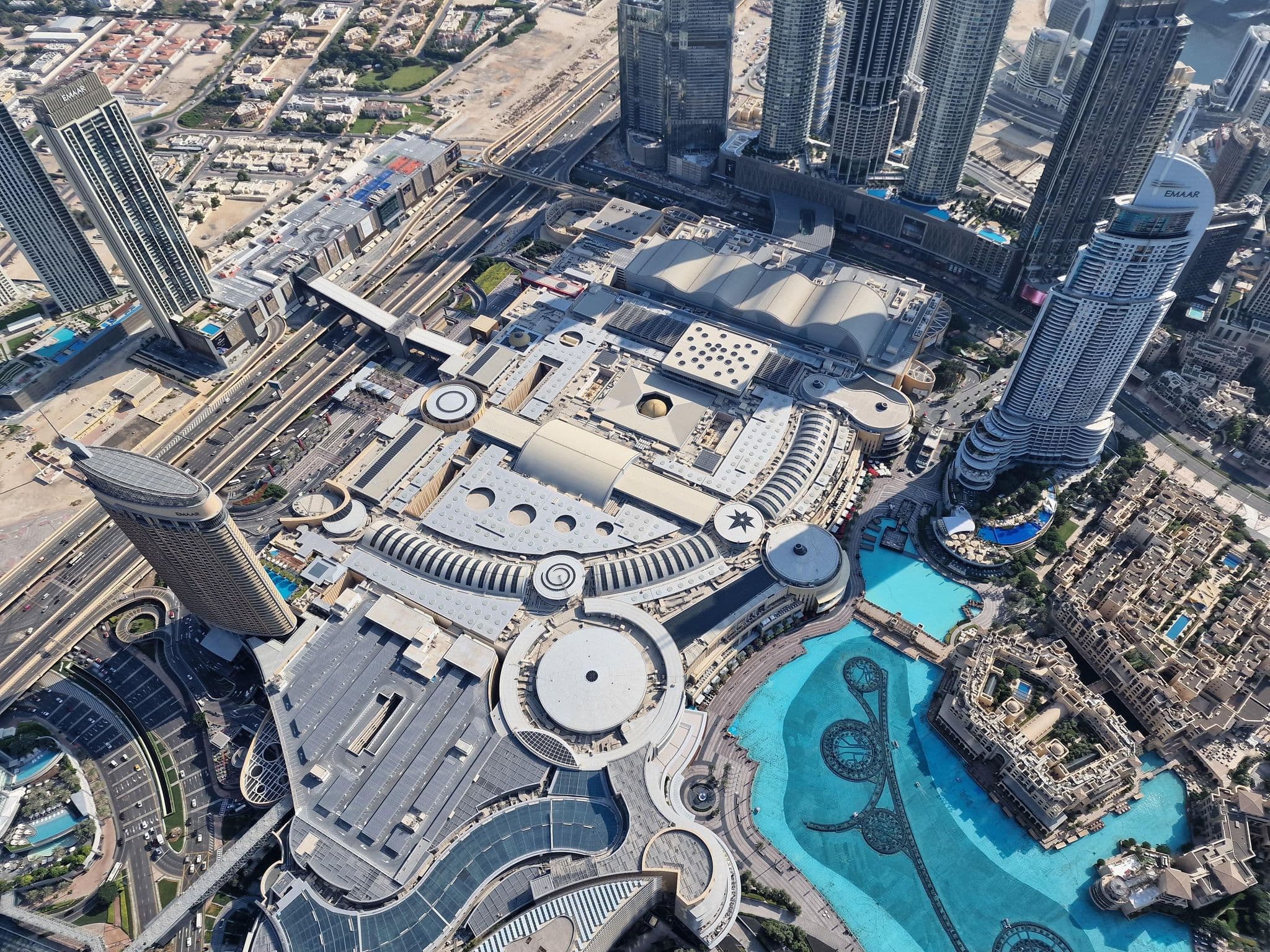Street view near Armani Hotel Dubai, Downtown Dubai — © km2bp (CC BY-SA · Mapillary)