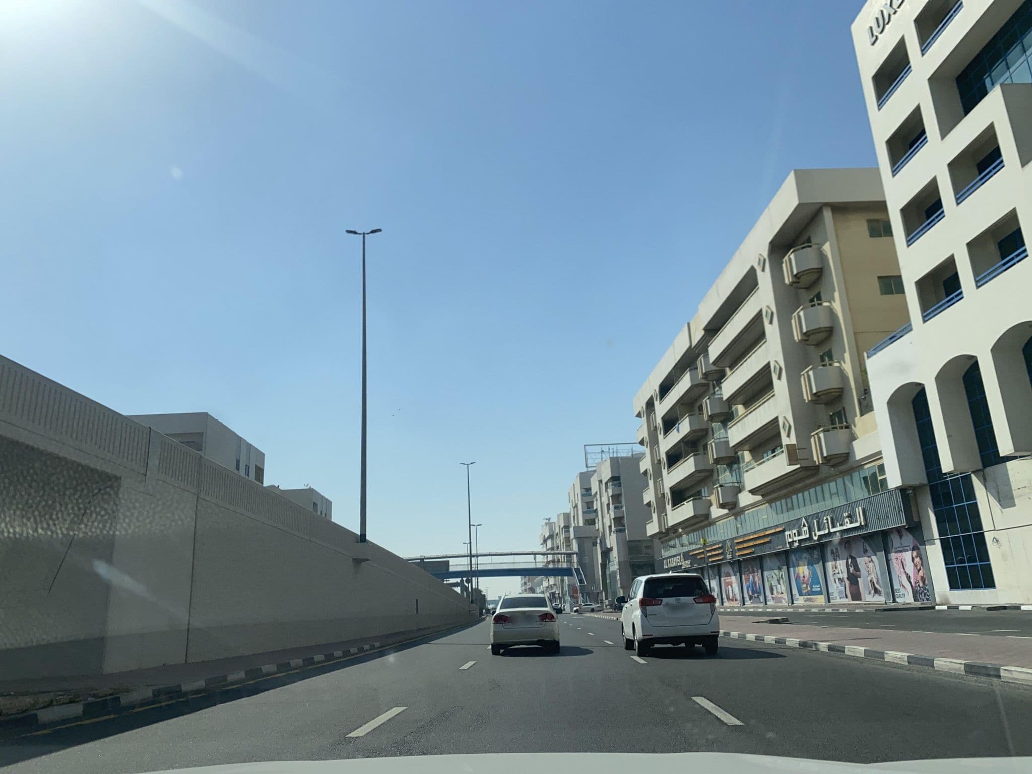 Street view near Abjar Grand Hotel swimming pool, Hawr al ‘Anz — © Omarmostafa95 (CC BY-SA · Mapillary)