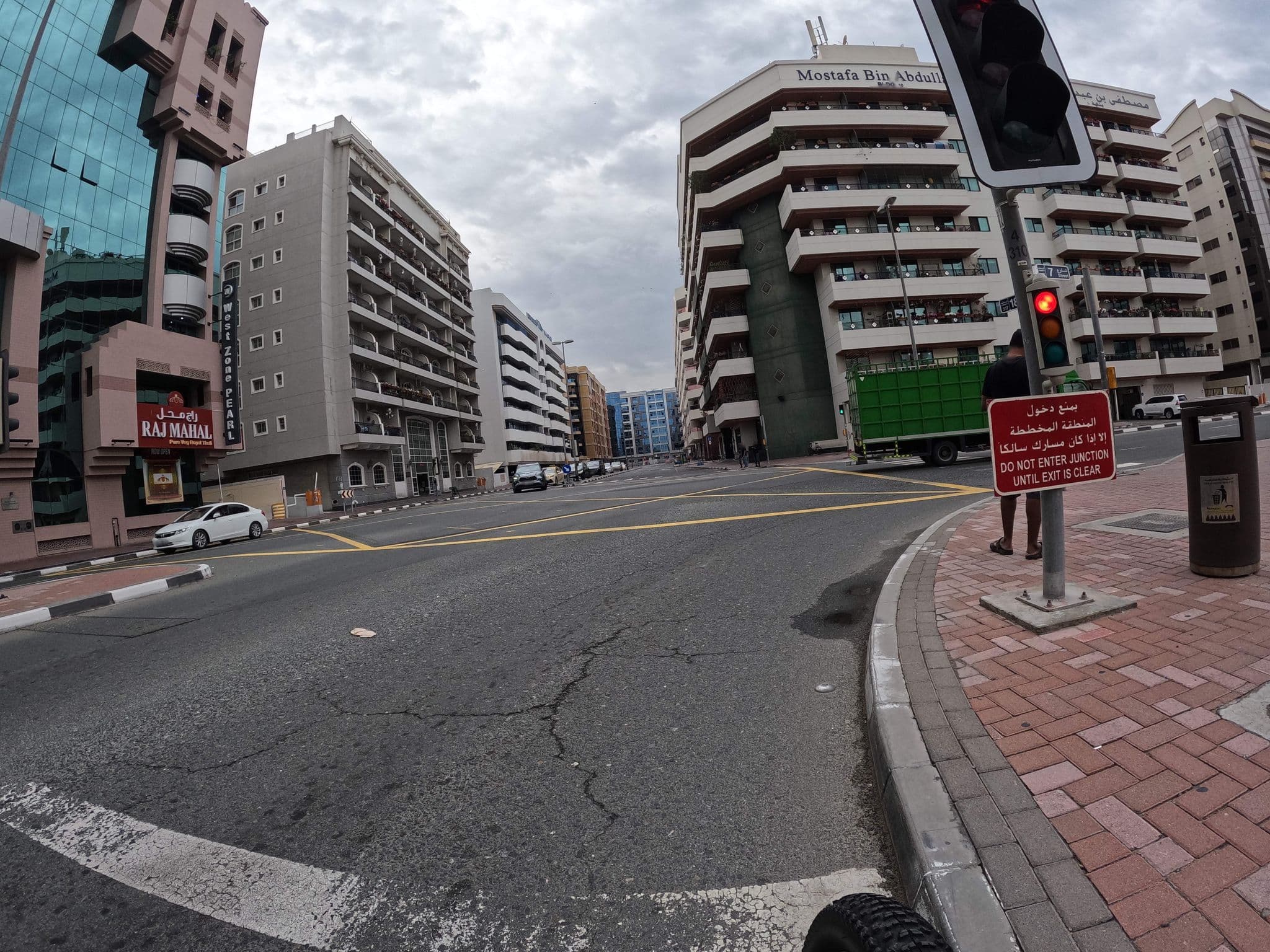 Street view near Pearl Residence Hotel Apartments, Bur Dubai — © countzero5 (CC BY-SA · Mapillary)