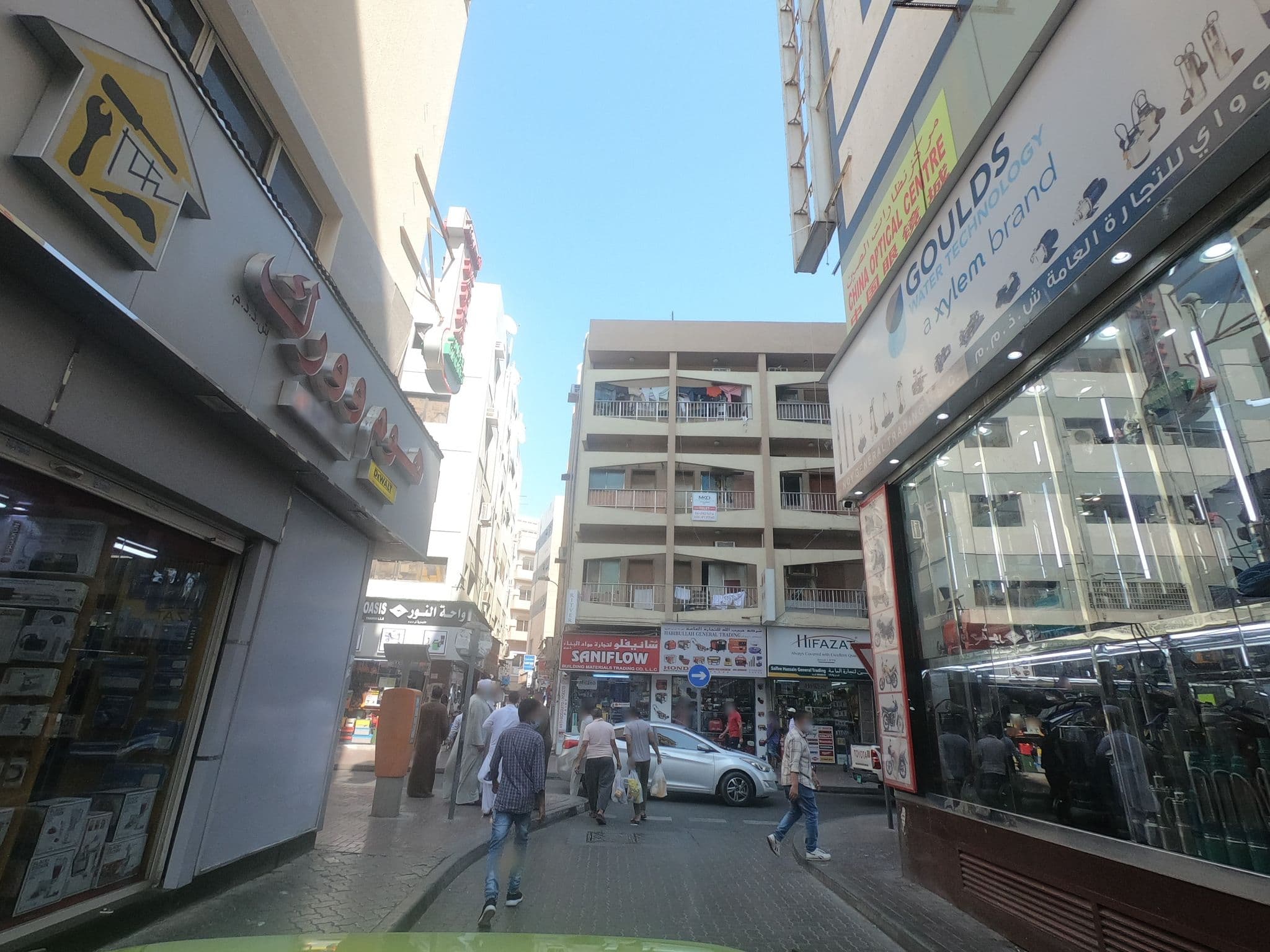 Street view near Royal Paris Hotel, Nāyf — © countzero5 (CC BY-SA · Mapillary)