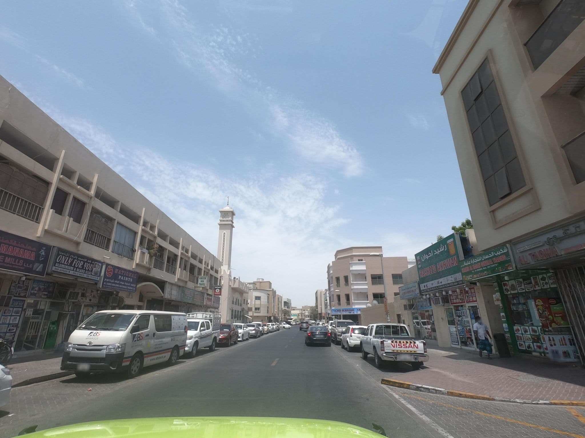 Street view near Savoy Park Hotel, Hawr al ‘Anz — © countzero5 (CC BY-SA · Mapillary)