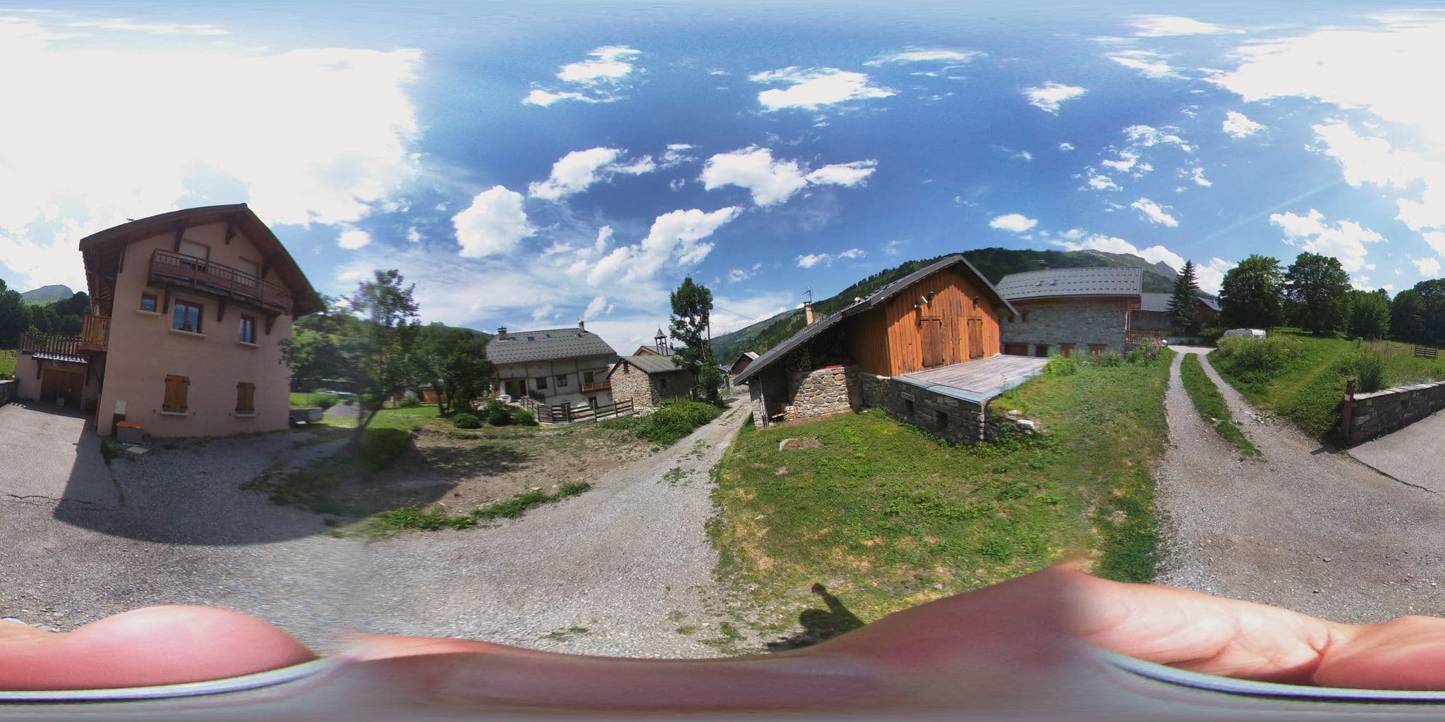 Street view near Les Aulnes, Valloire — © remonet (CC BY-SA · Mapillary)