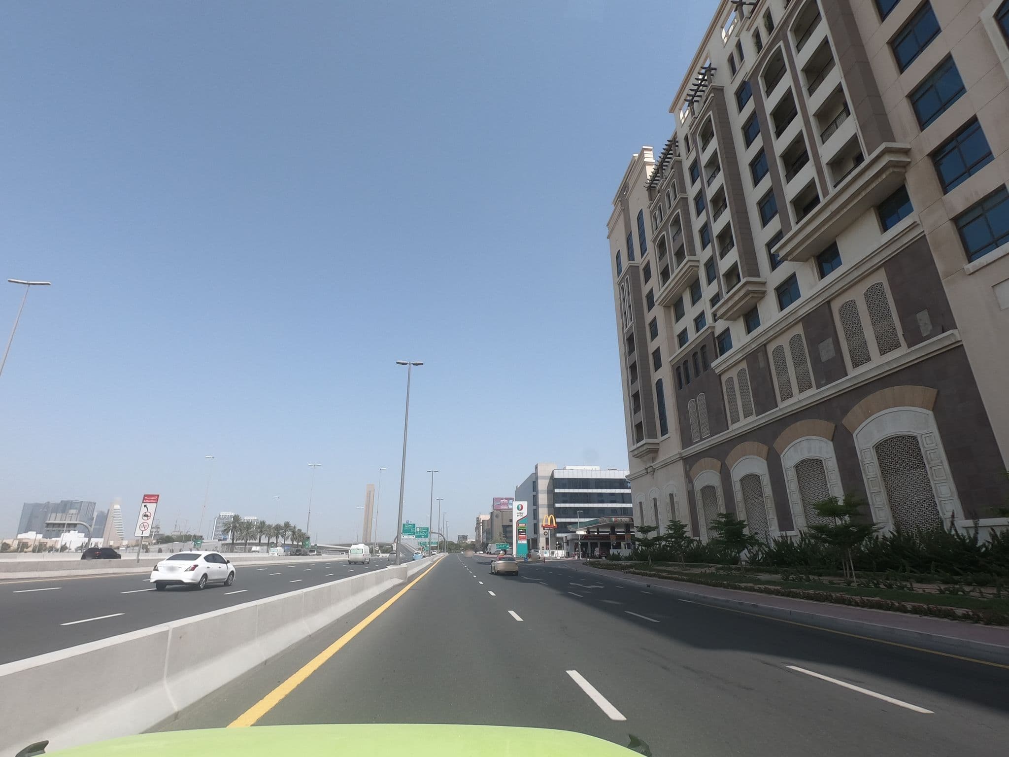 Street view near Dhow Palace Hotel, Oud Metha — © countzero5 (CC BY-SA · Mapillary)