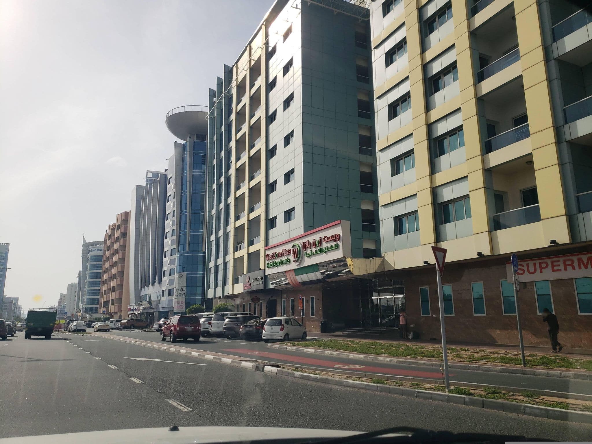 Street view near Winchester Hotel Apartments, Mankhūl — © mapfool (CC BY-SA · Mapillary)