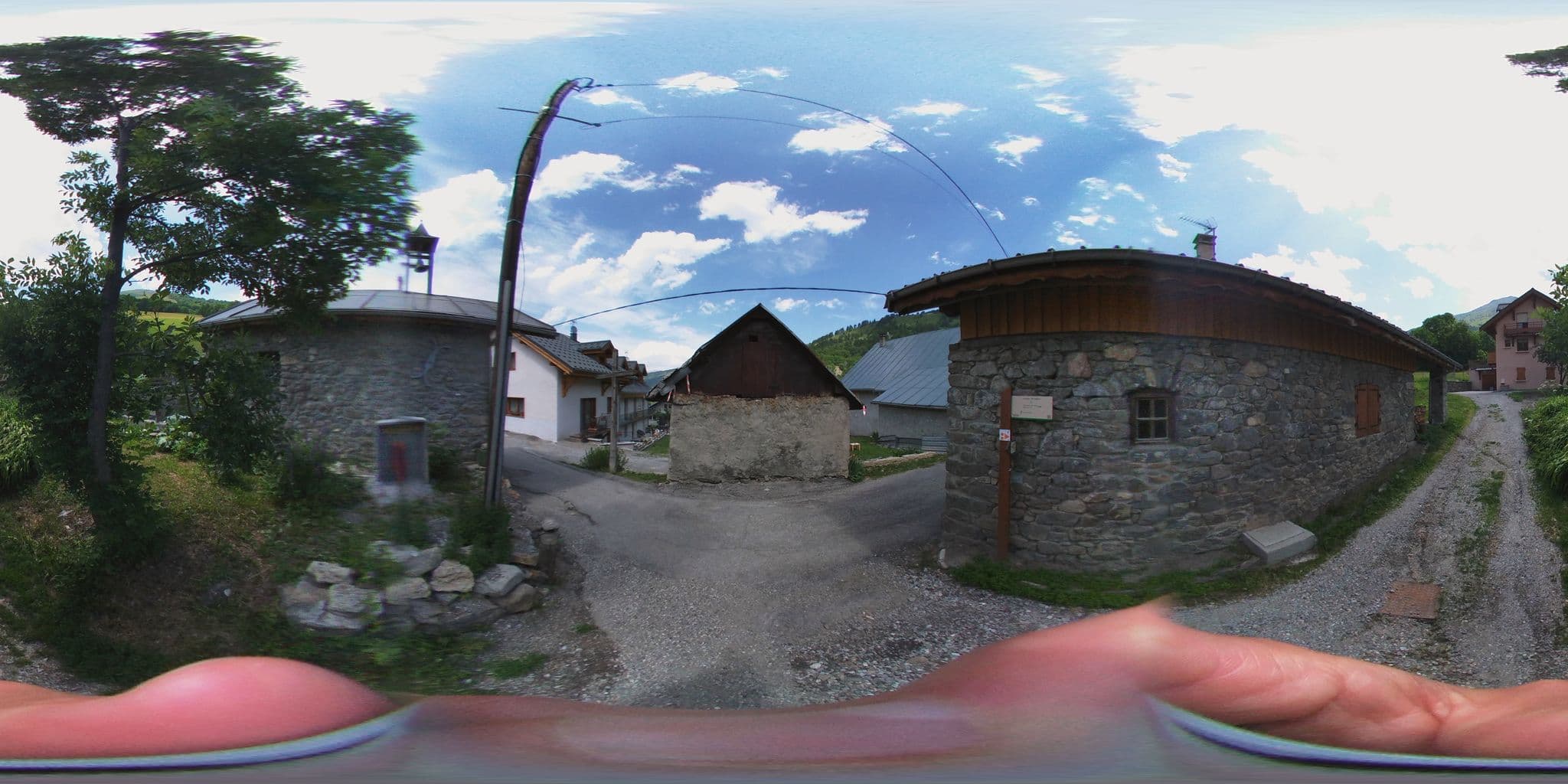 Street view near L'Abri des Montagnards, Valloire