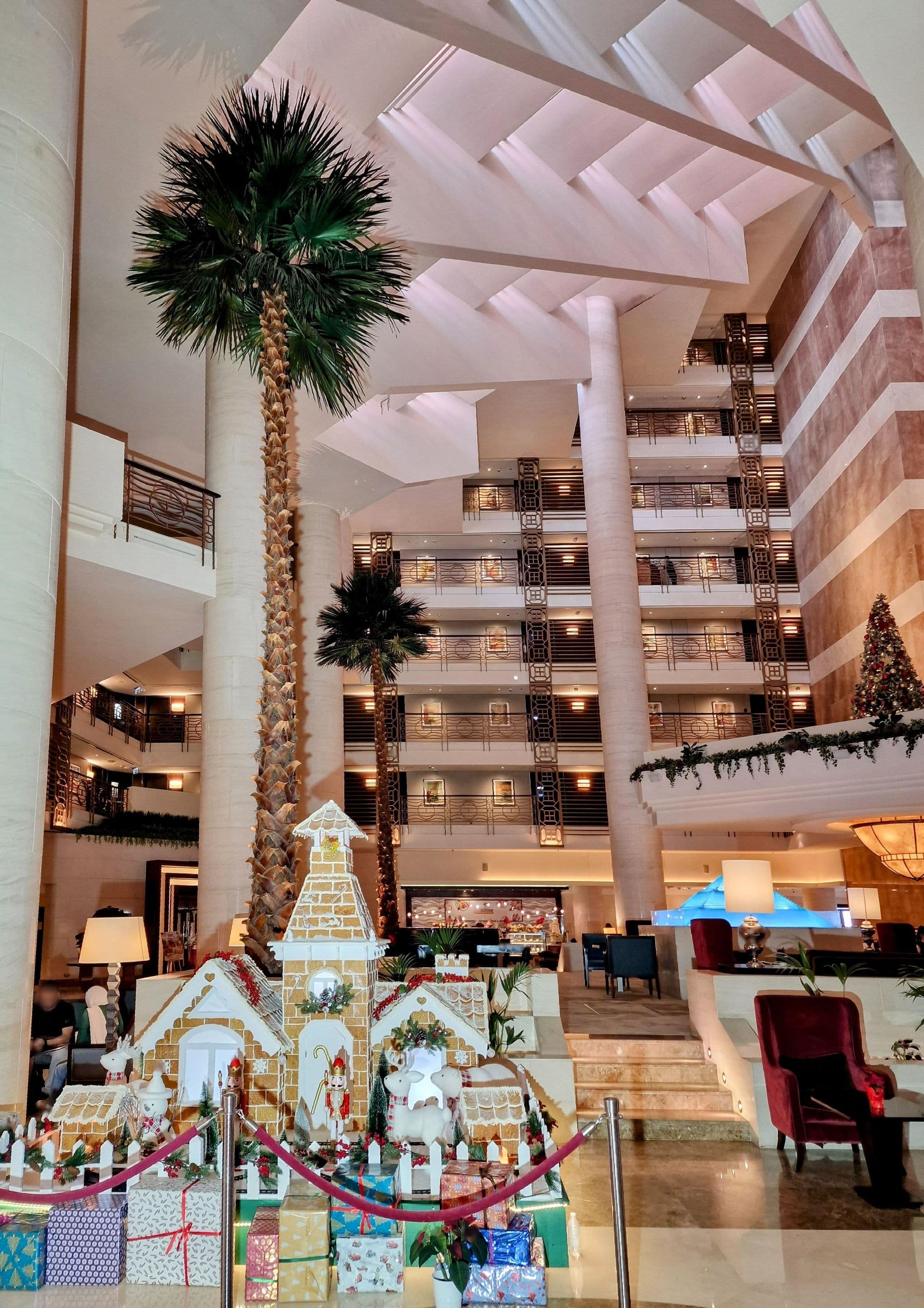 Street view near Sheraton Deira Meeting Room, Ar Riqqah — © km2bp (CC BY-SA · Mapillary)