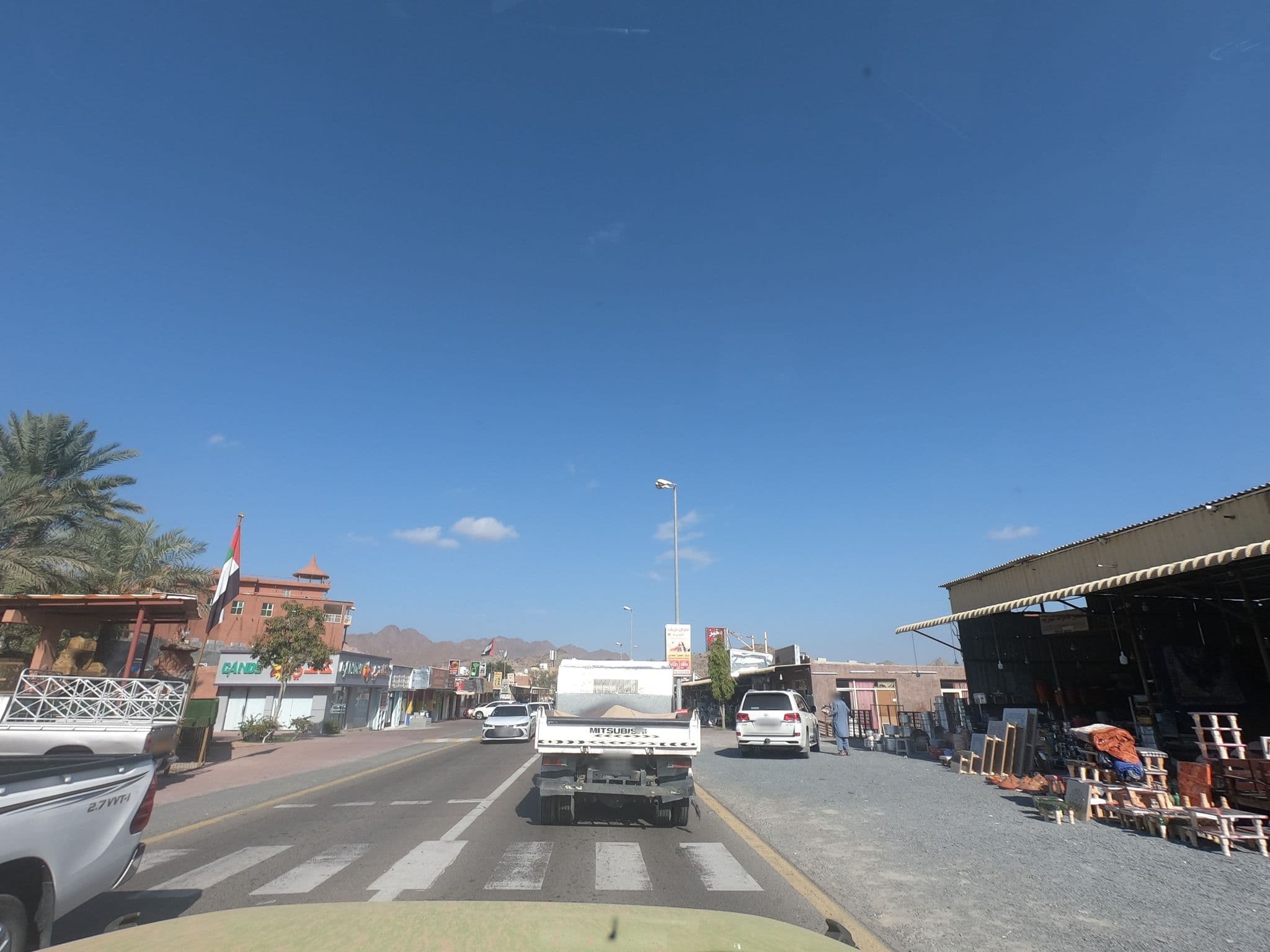 Street view near Masafi مسافي, Al Manāmah — © countzero5 (CC BY-SA · Mapillary)