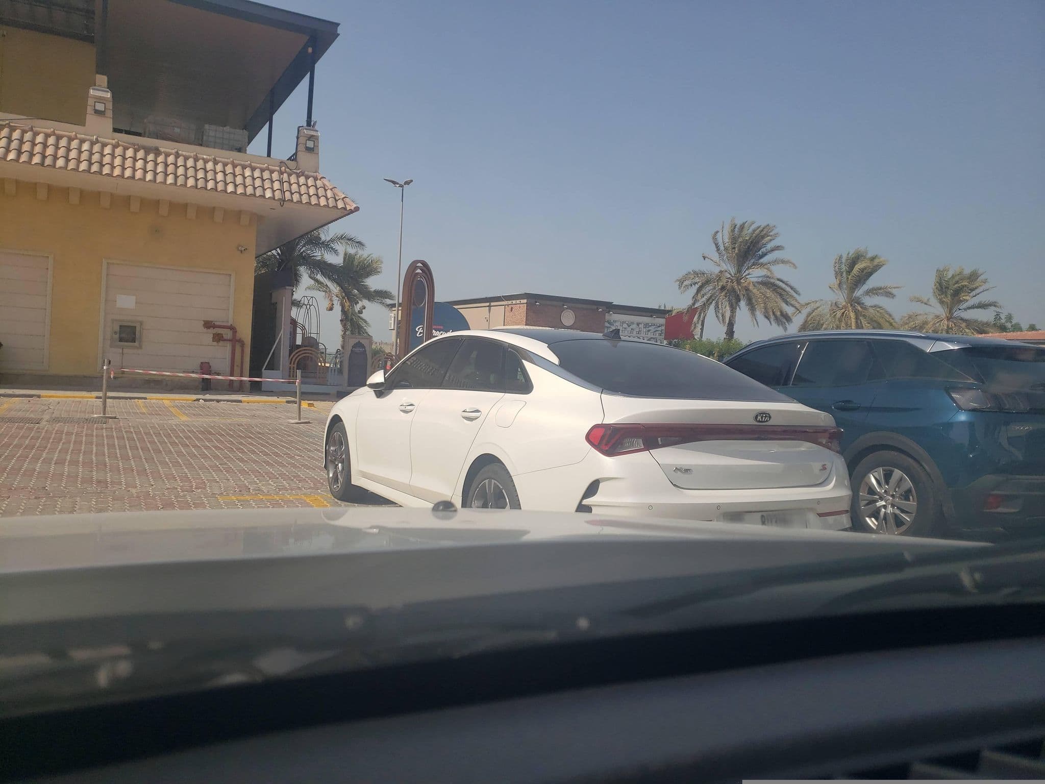 Street view near Barracuda Beach Resort, Al Raafah — © mapfool (CC BY-SA · Mapillary)