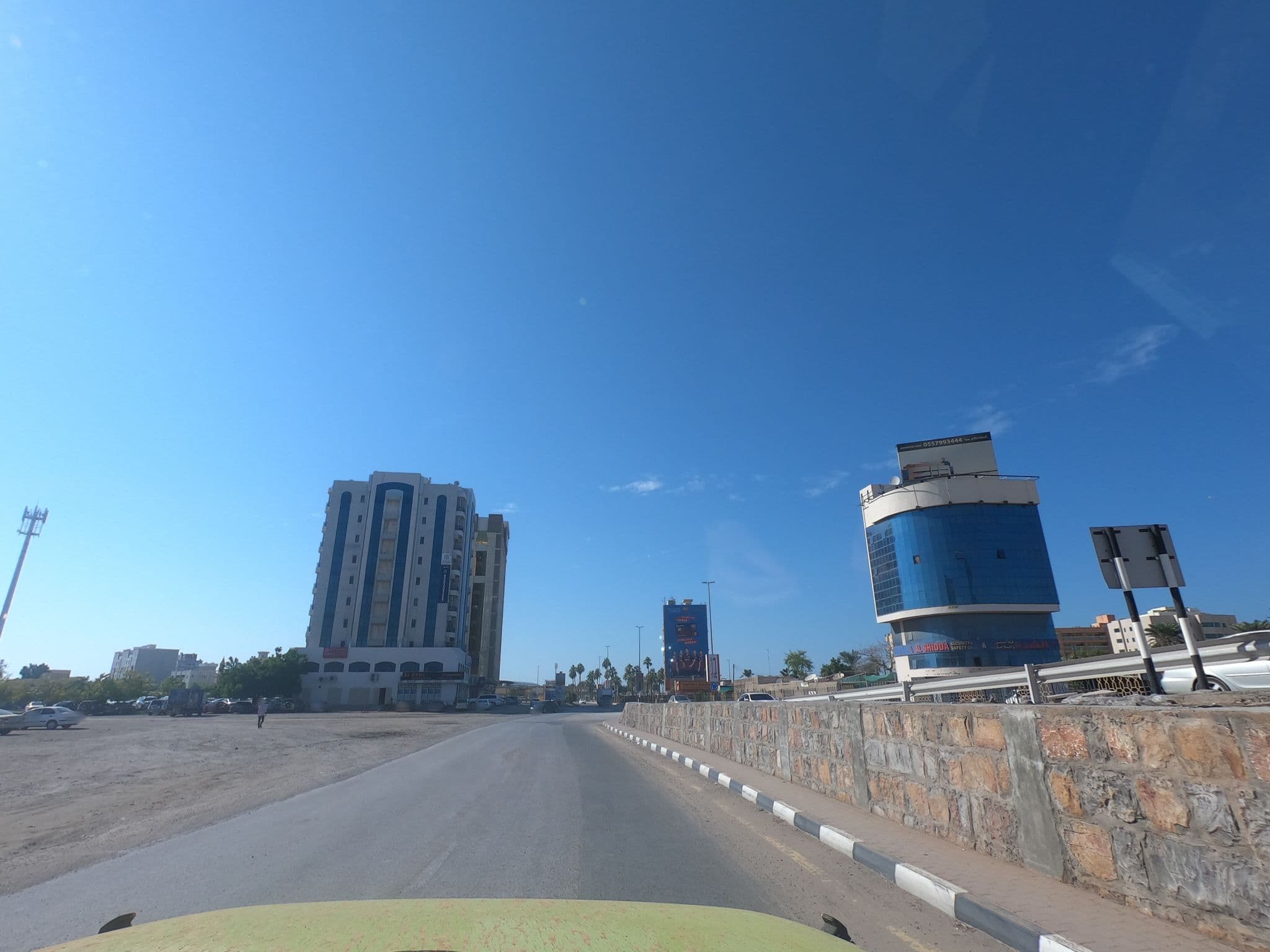 Street view near Hayat Plaza Hotel, Ras Al Khaimah — © countzero5 (CC BY-SA · Mapillary)