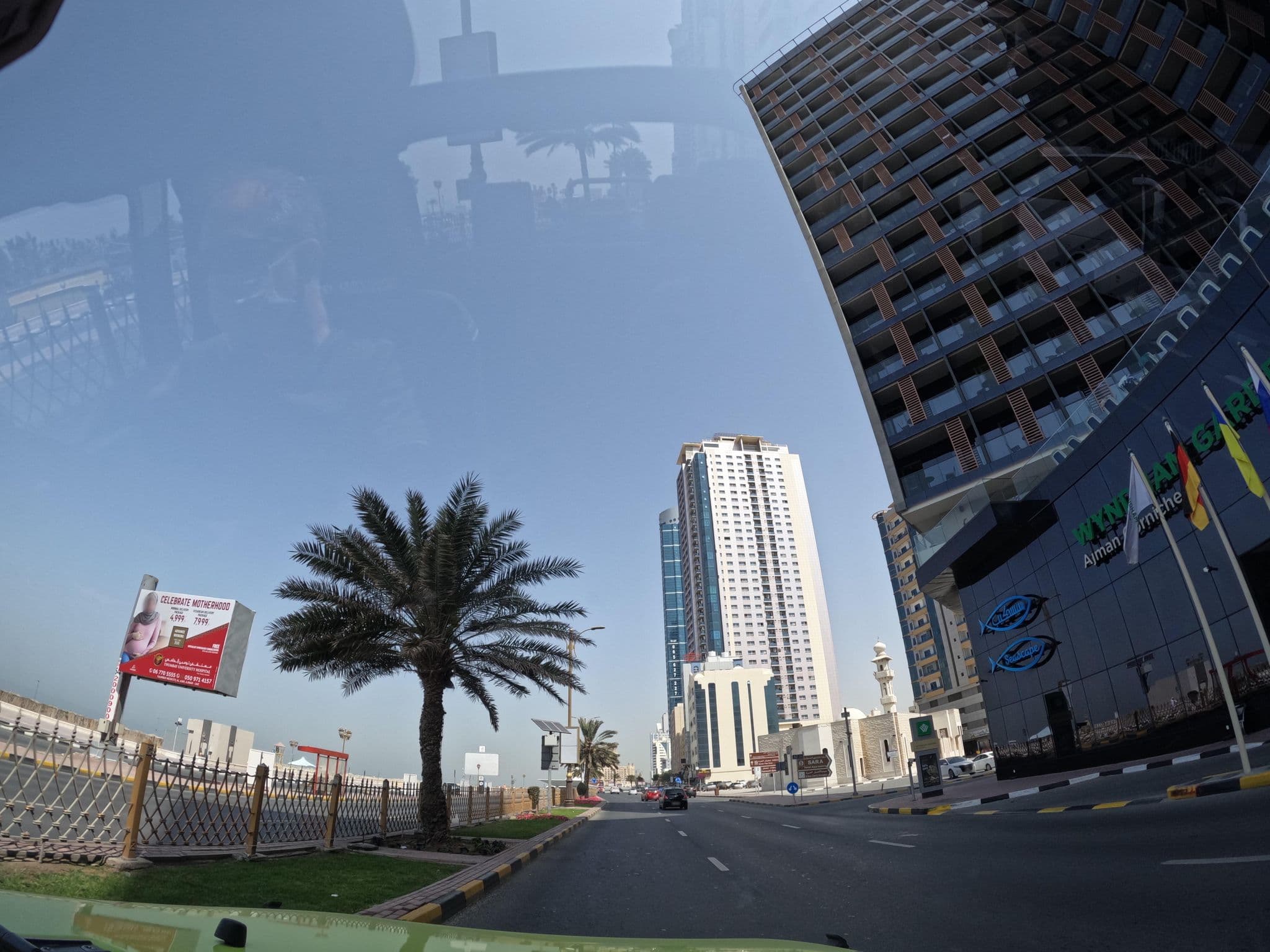 Street view near Wyndham Garden Ajman Corniche 4*, Ar Rumaylah — © countzero5 (CC BY-SA · Mapillary)