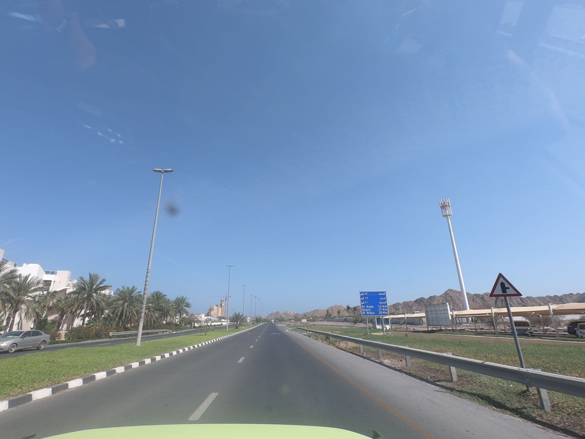 Street view near Grand Bleu, Dibba Al-Hisn — © countzero5 (CC BY-SA · Mapillary)
