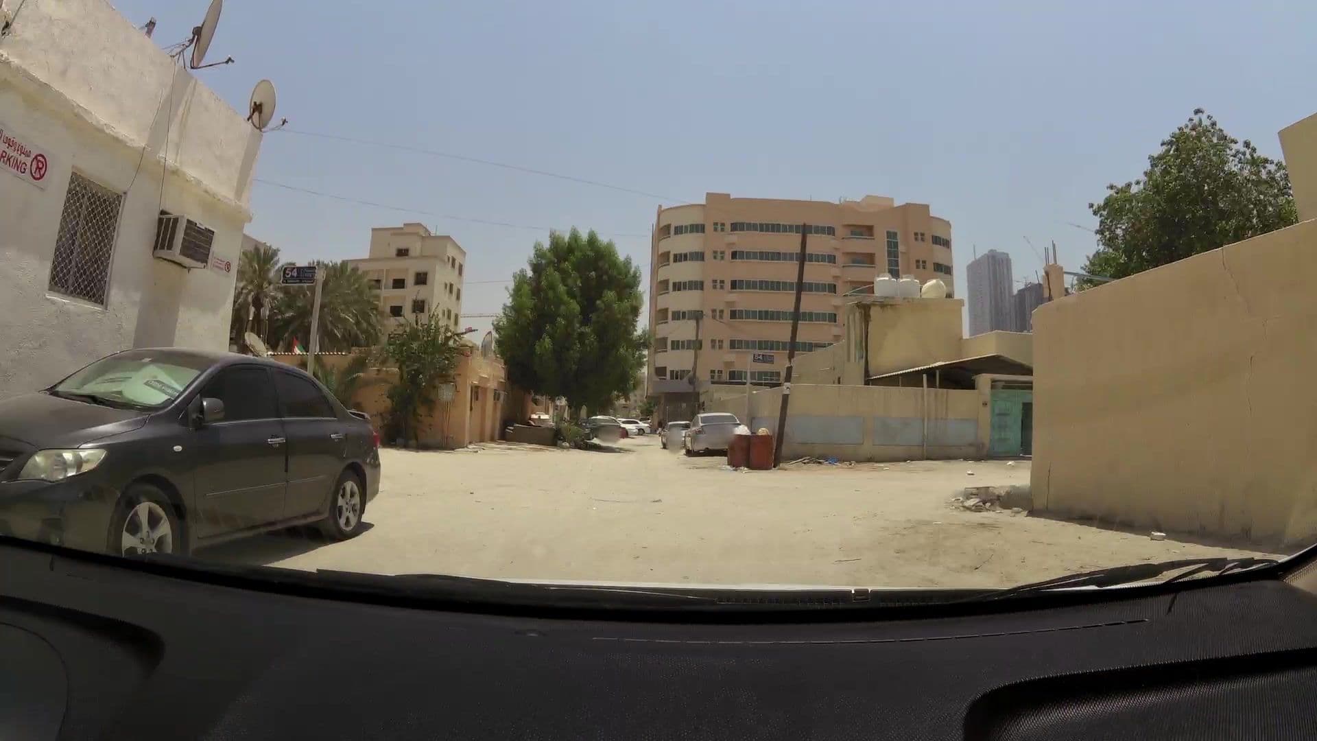 Street view near jumeera hotel apartment, Ar Rumaylah — © kaartcam (CC BY-SA · Mapillary)