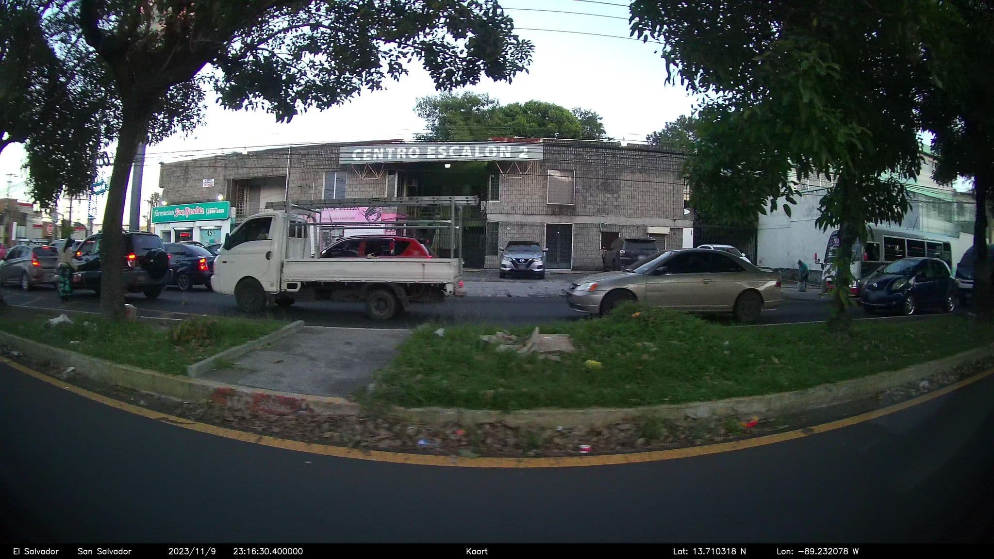 Street view near Comfort Inn Real San Salvador, Ayutuxtepeque — © kaart_2 (CC BY-SA · Mapillary)