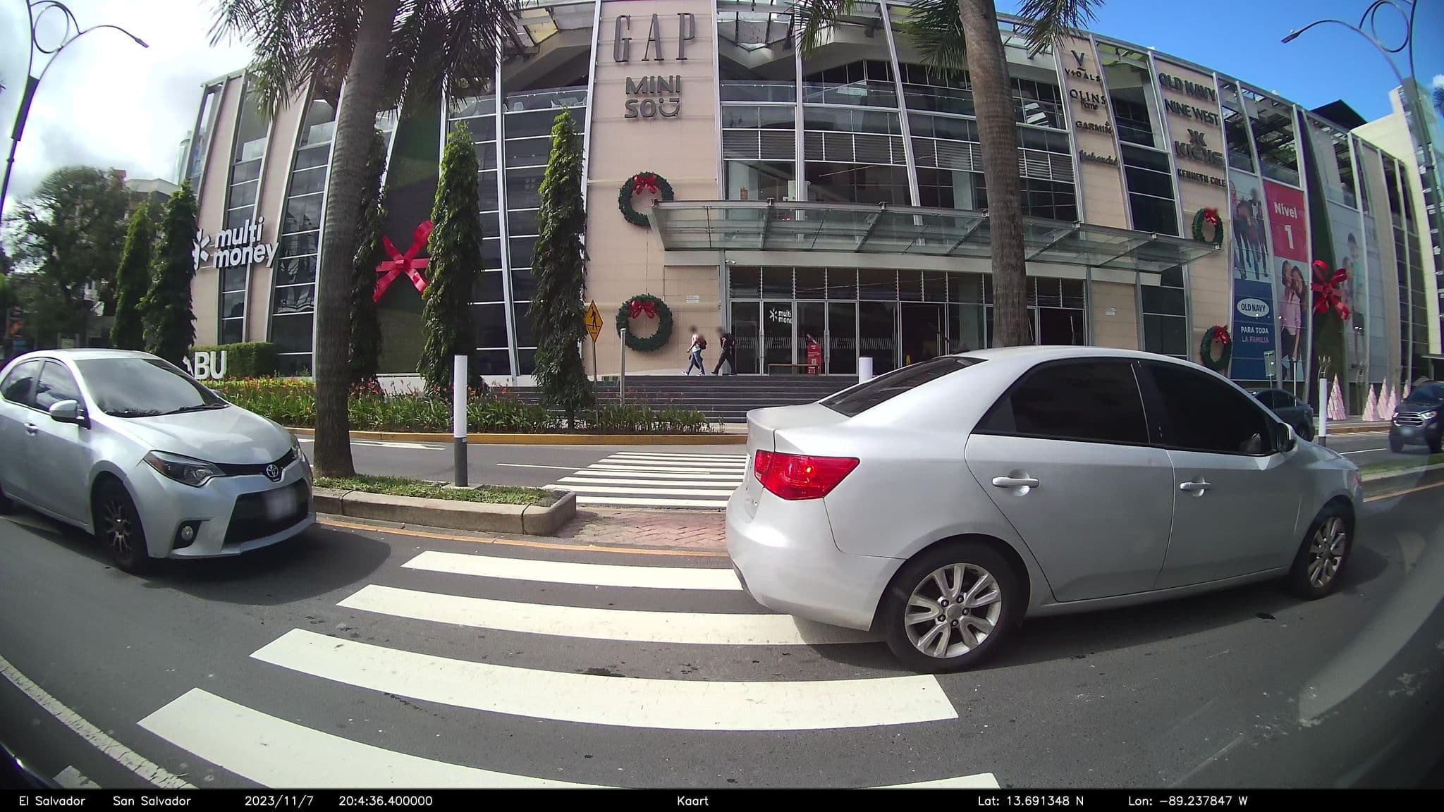 Street view near Hotel Clarion Suites San Salvador, Antiguo Cuscatlán — © kaart_2 (CC BY-SA · Mapillary)