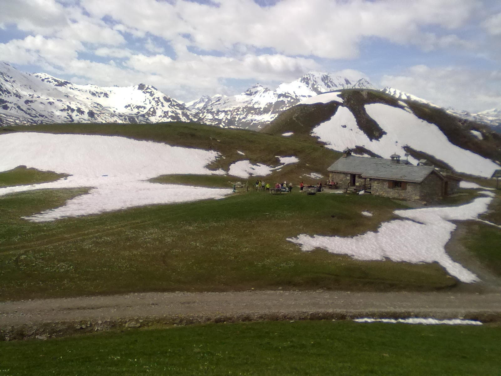 Refuge de Vallonbrun (via Wikimedia Commons, CC BY-SA 3.0)