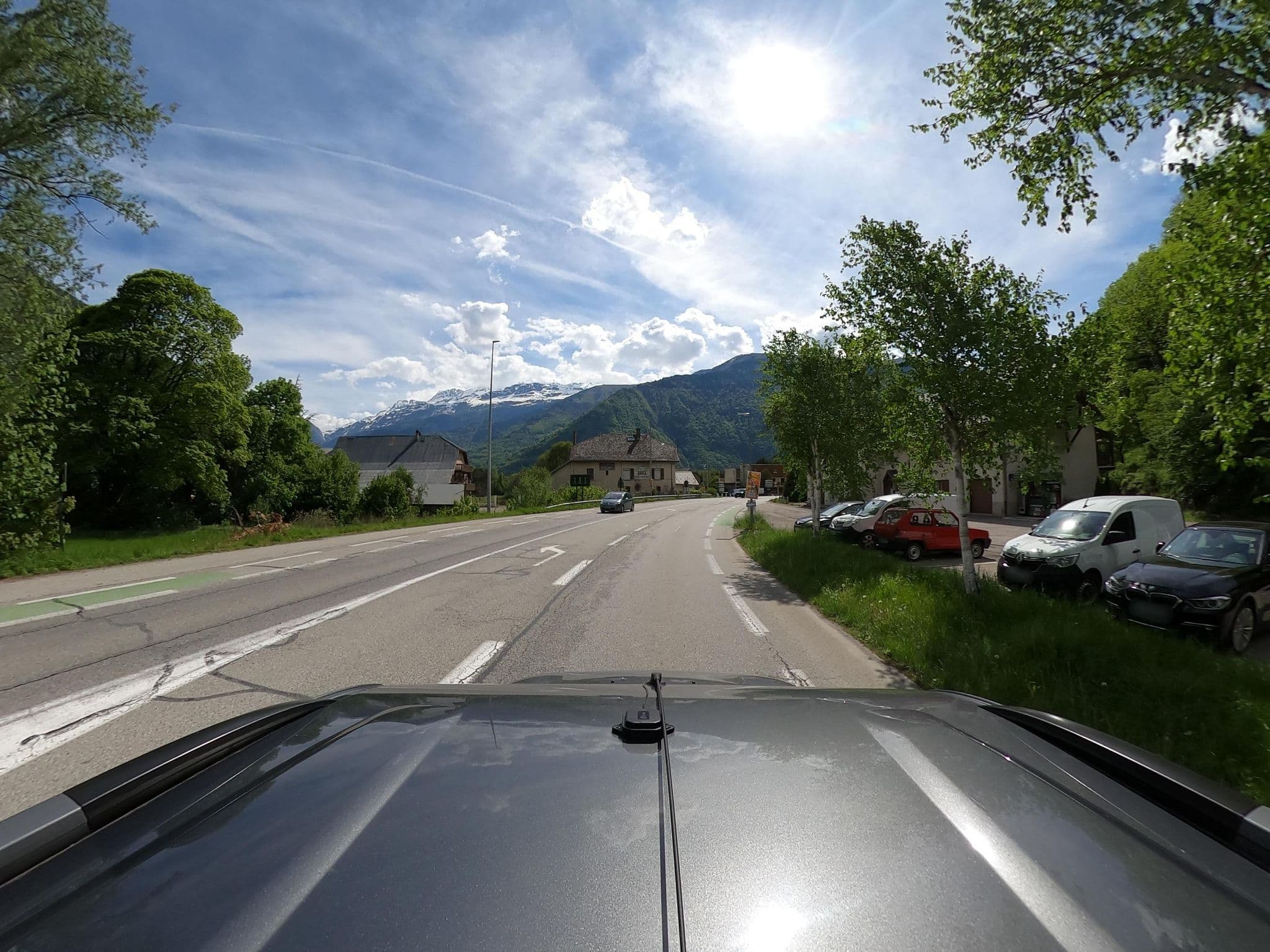 Street view near Hôtel des Touristes, Huez — © eric_s (CC BY-SA · Mapillary)
