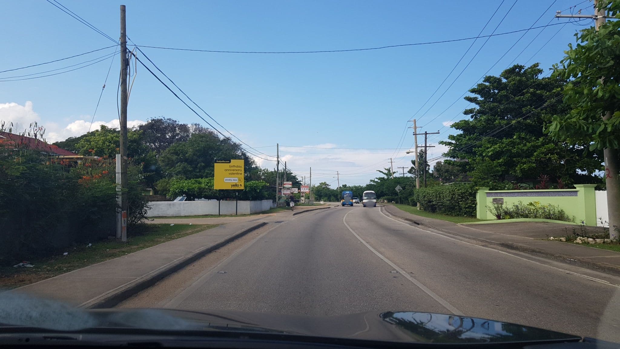 Street view near Idle Hours Villa, Runaway Bay — © roadroid (CC BY-SA · Mapillary)