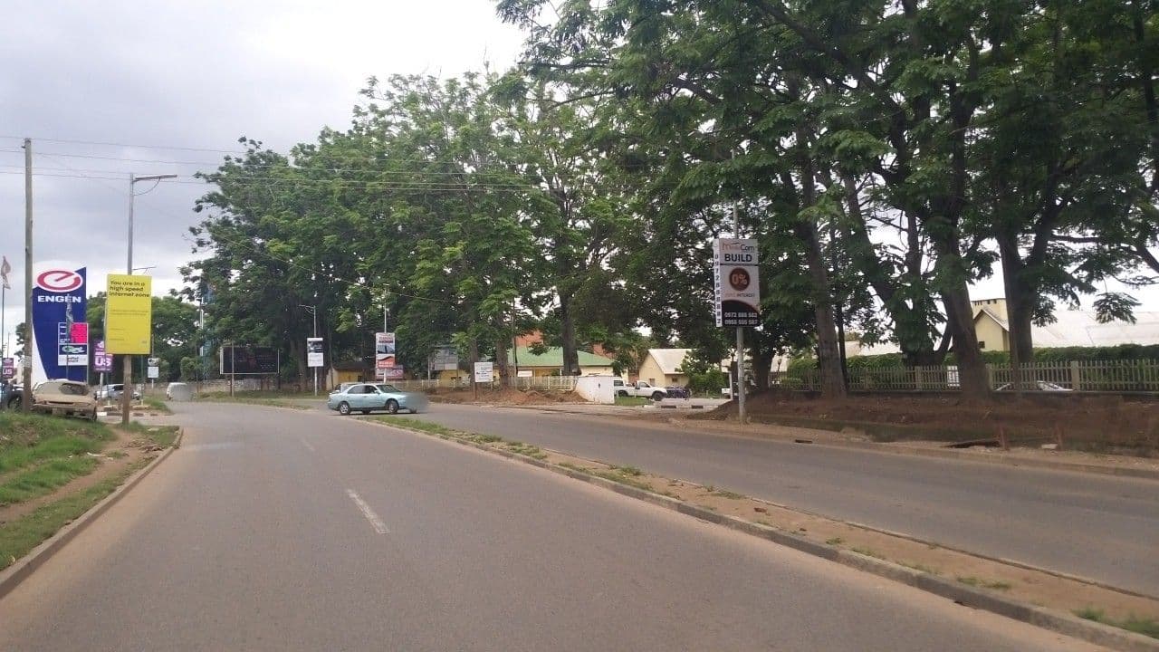 Street view near Longacres Lodge, Lusaka — © alterblank (CC BY-SA · Mapillary)