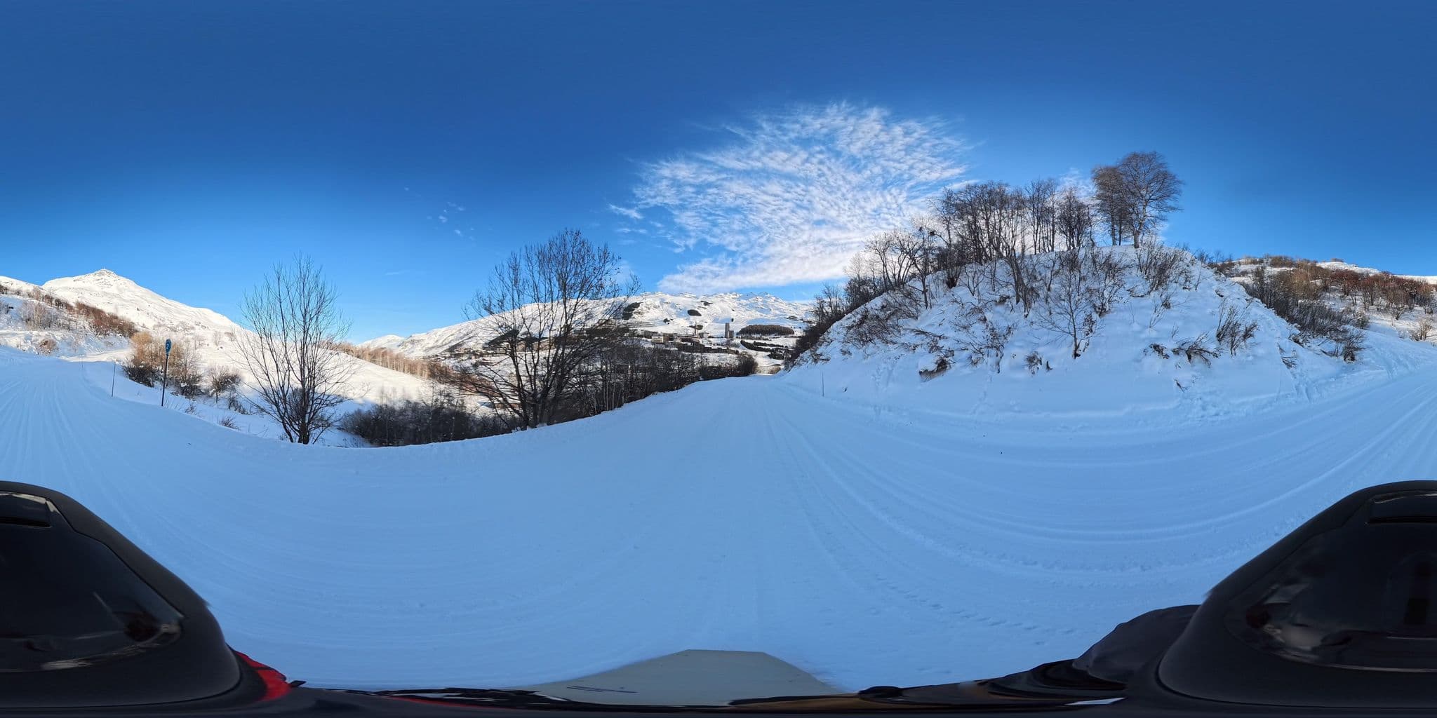Street view near Refuge des Montagnettes, Val Thorens — © MattWithHuskies (CC BY-SA · Mapillary)