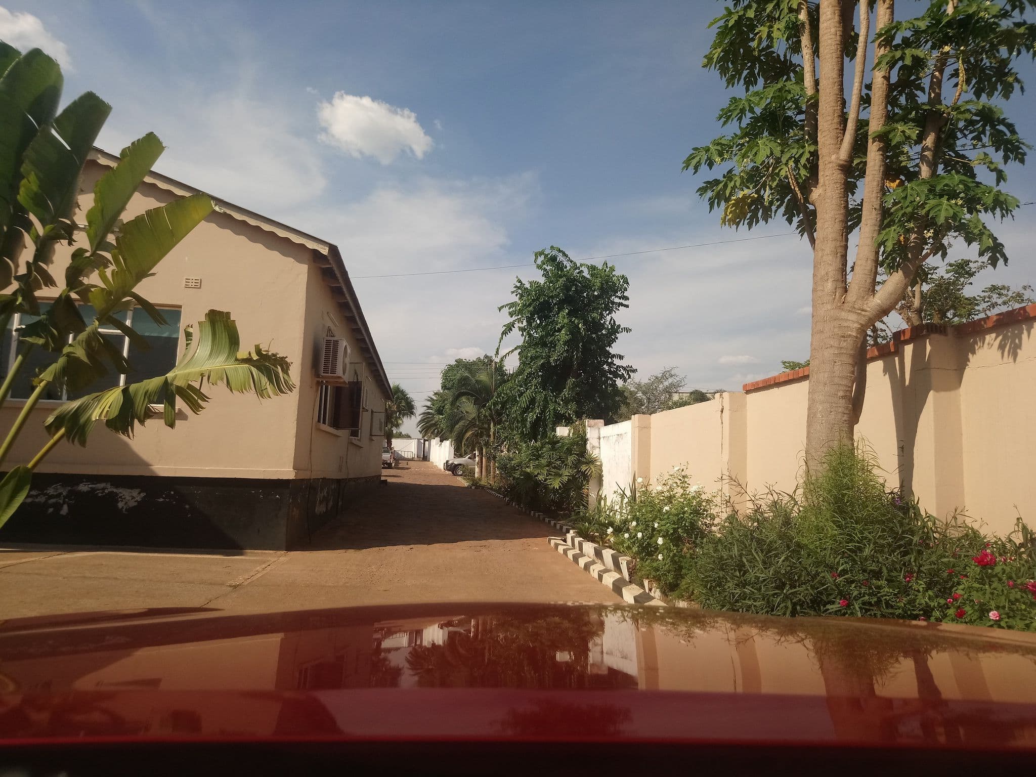 Street view near Sinamu Lodge, Kasama, Kasama — © mwelwa (CC BY-SA · Mapillary)