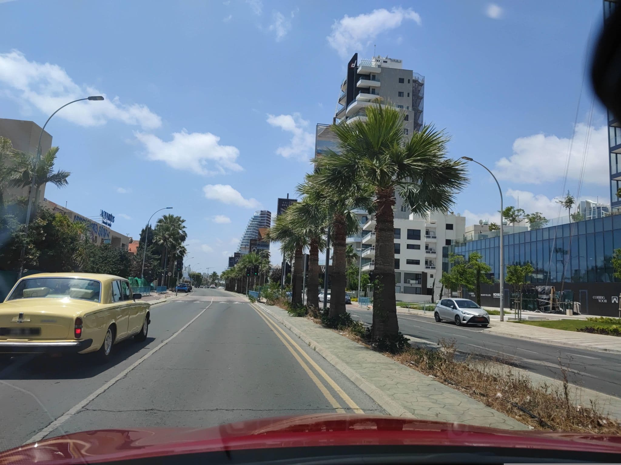 Street view near Aquarius Hotel, Mouttagiáka — © WhanTwo (CC BY-SA · Mapillary)
