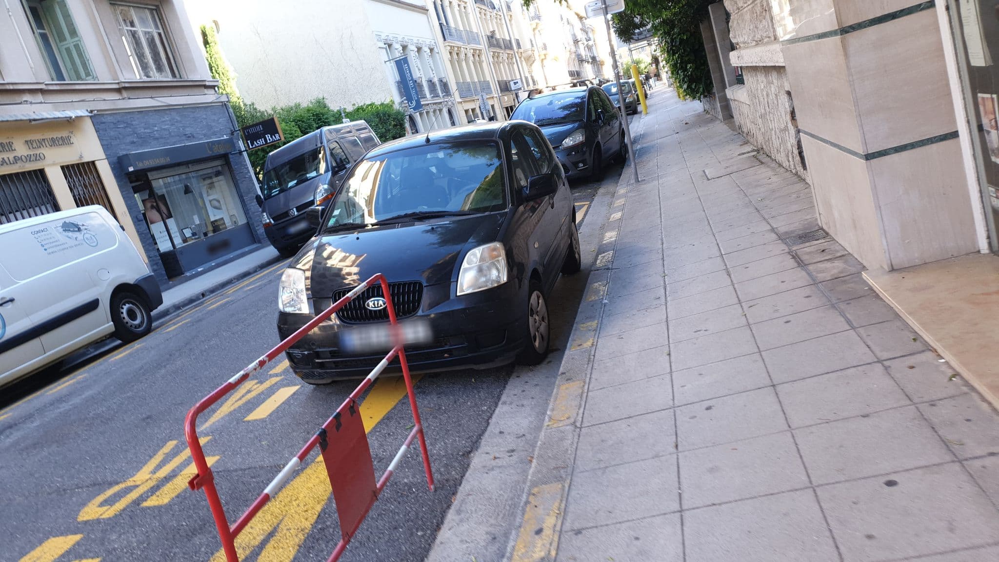 Street view near Windsor, Jean-Médecin — © flox (CC BY-SA · Mapillary)