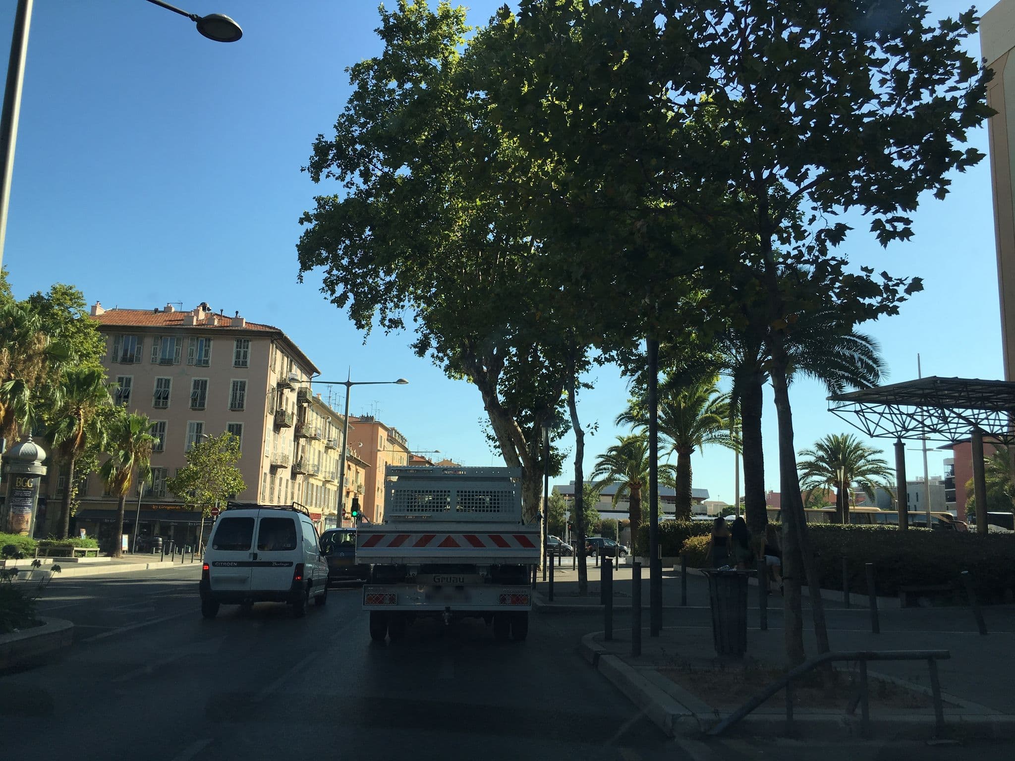 Street view near NH Nice, Don Bosco — © sarawabreus (CC BY-SA · Mapillary)