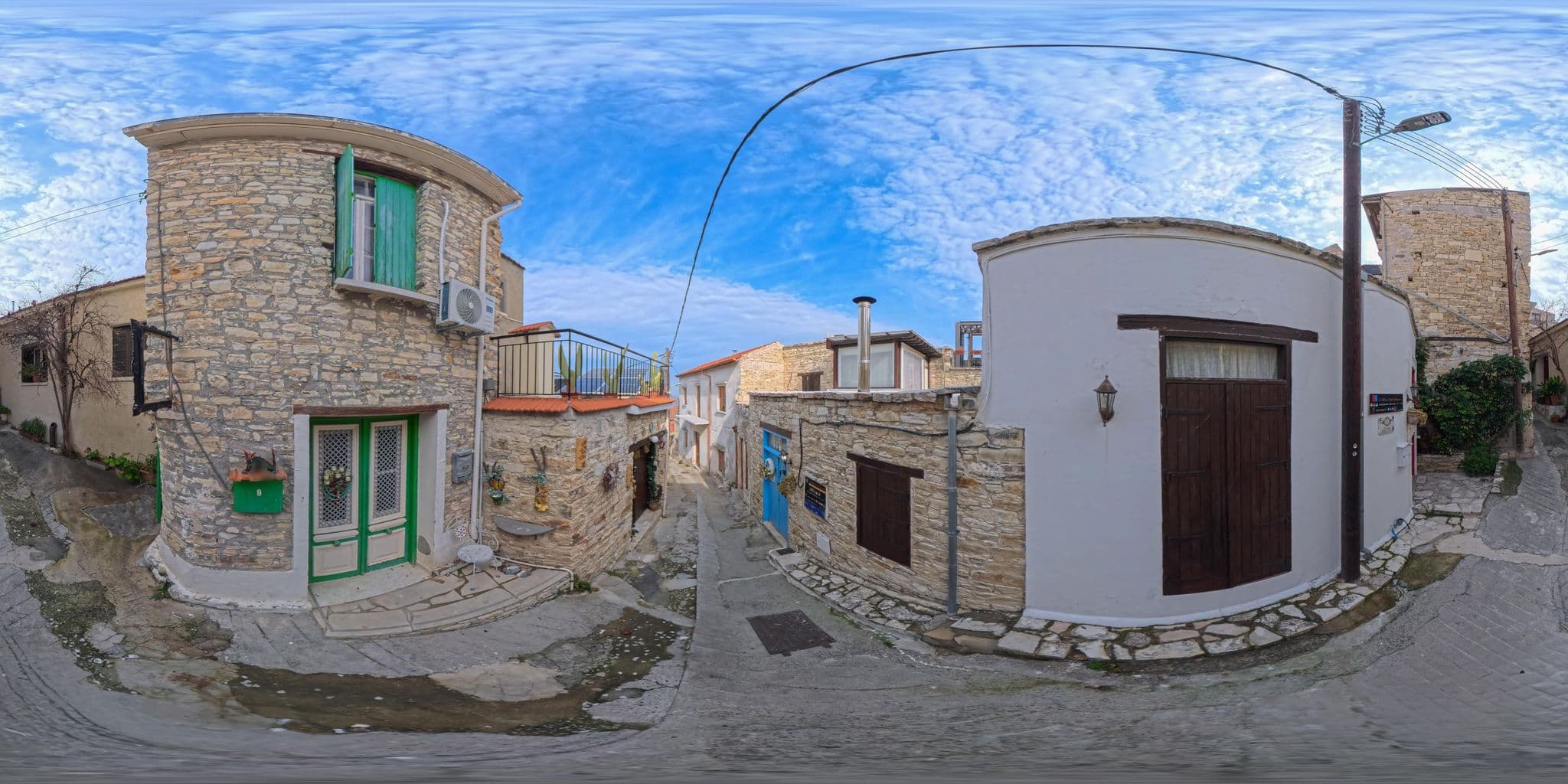 Street view near Redbluedoor, Kofínou — © algirdasc (CC BY-SA · Mapillary)