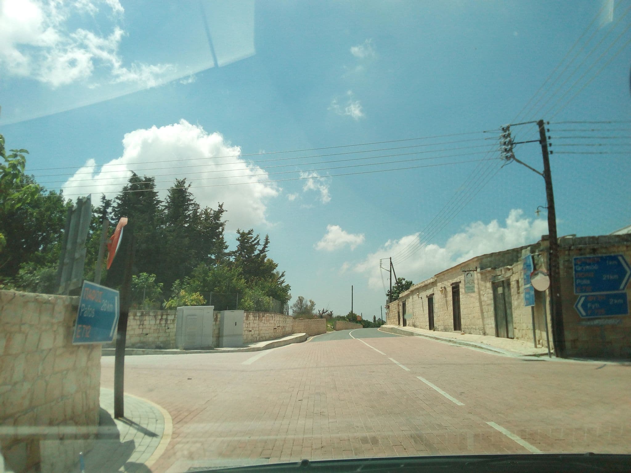 Street view near Lasa Heights, Tsáda — © stpkyriakou (CC BY-SA · Mapillary)