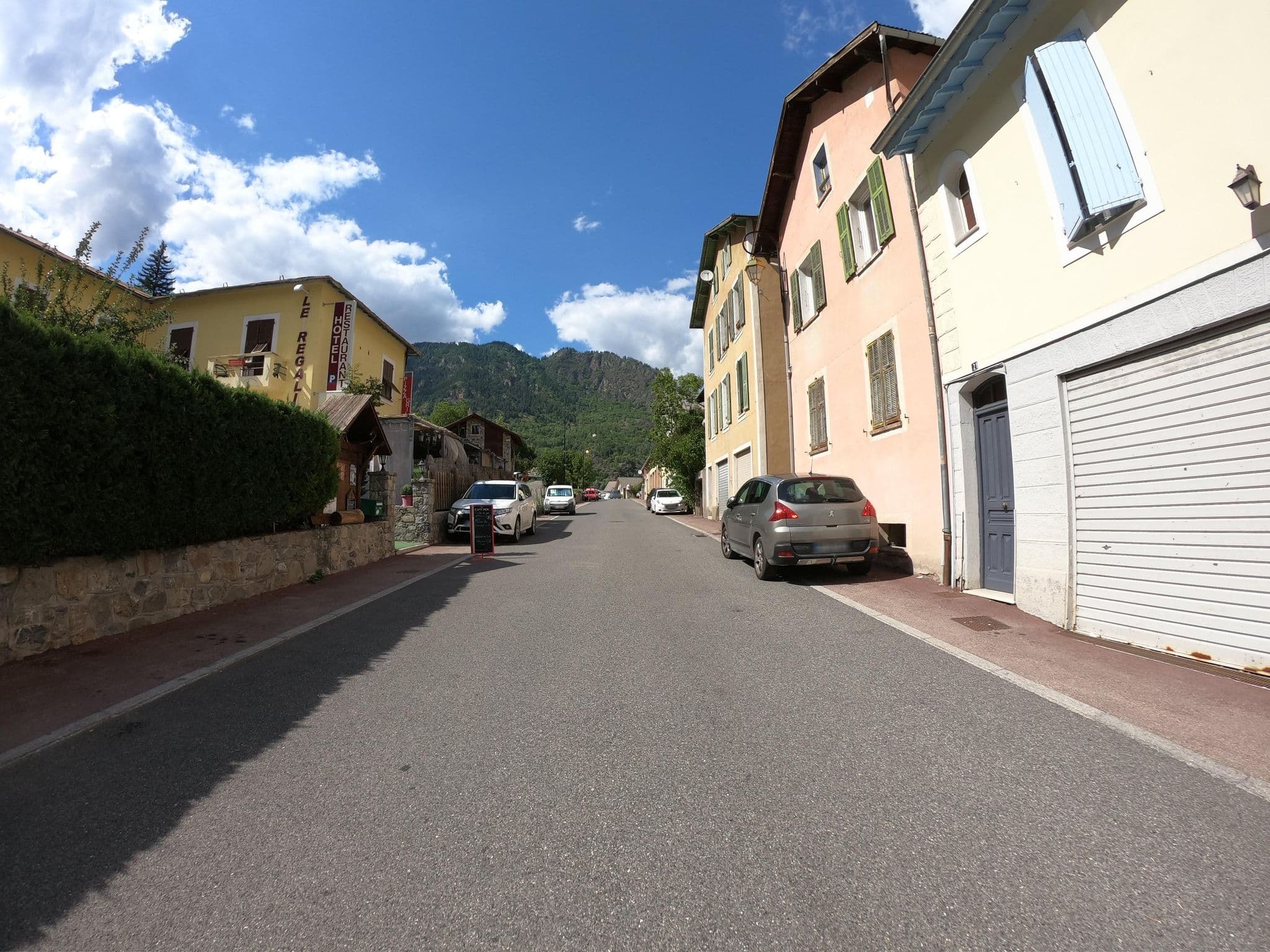 Street view near Le Regalivou, Saint-Étienne-de-Tinée — © joostjakob (CC BY-SA · Mapillary)