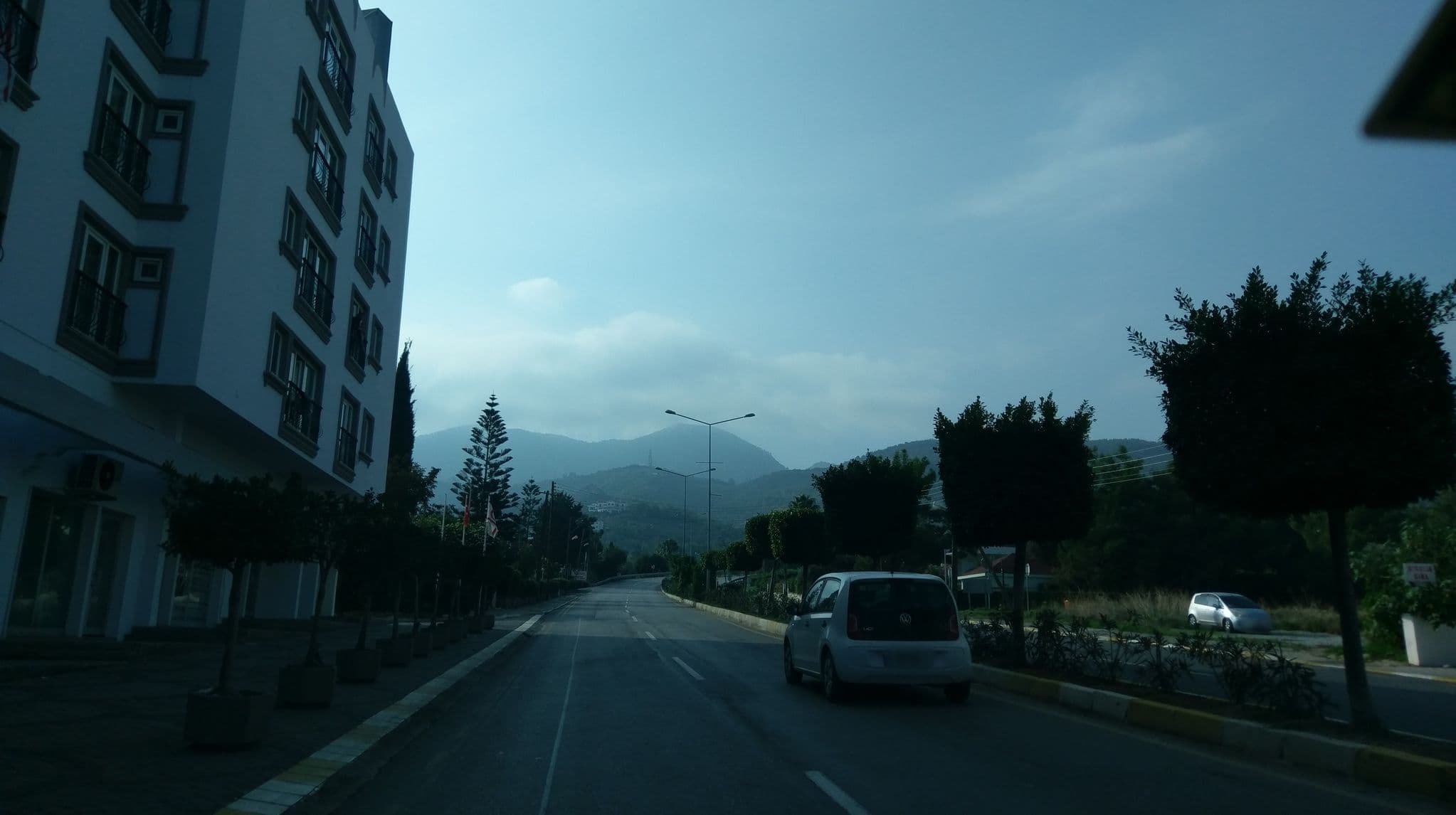Street view near Büyük Anadolu oteli lobi, Kyrenia — © ozkanilyasaksu (CC BY-SA · Mapillary)